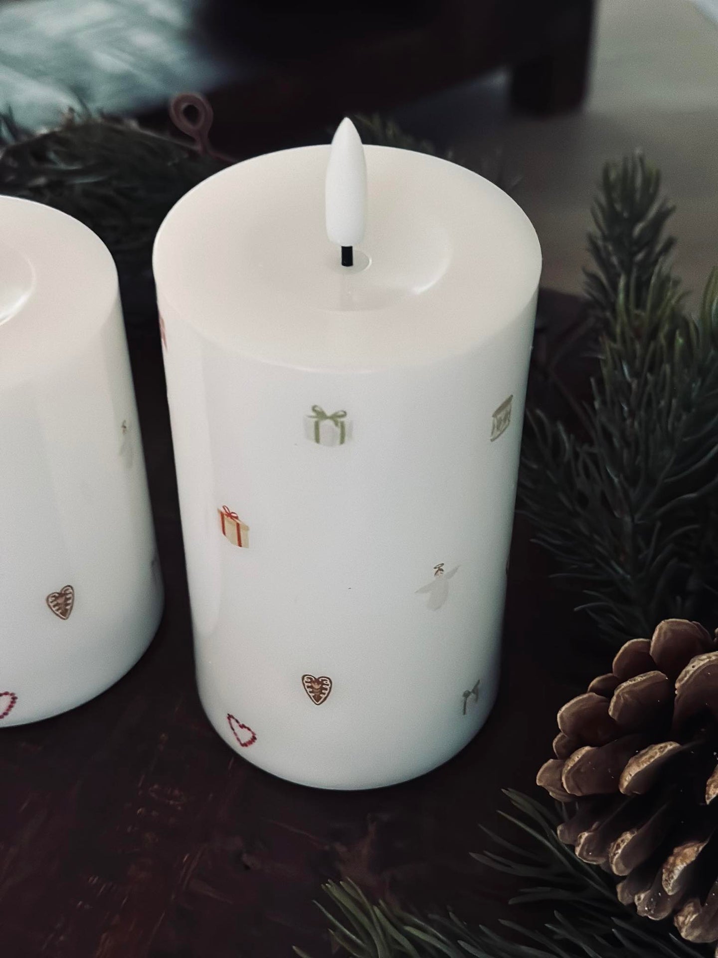 LED-Blockkerzen TWINKLE CHRISTMAS - Set mit 2 Stück.