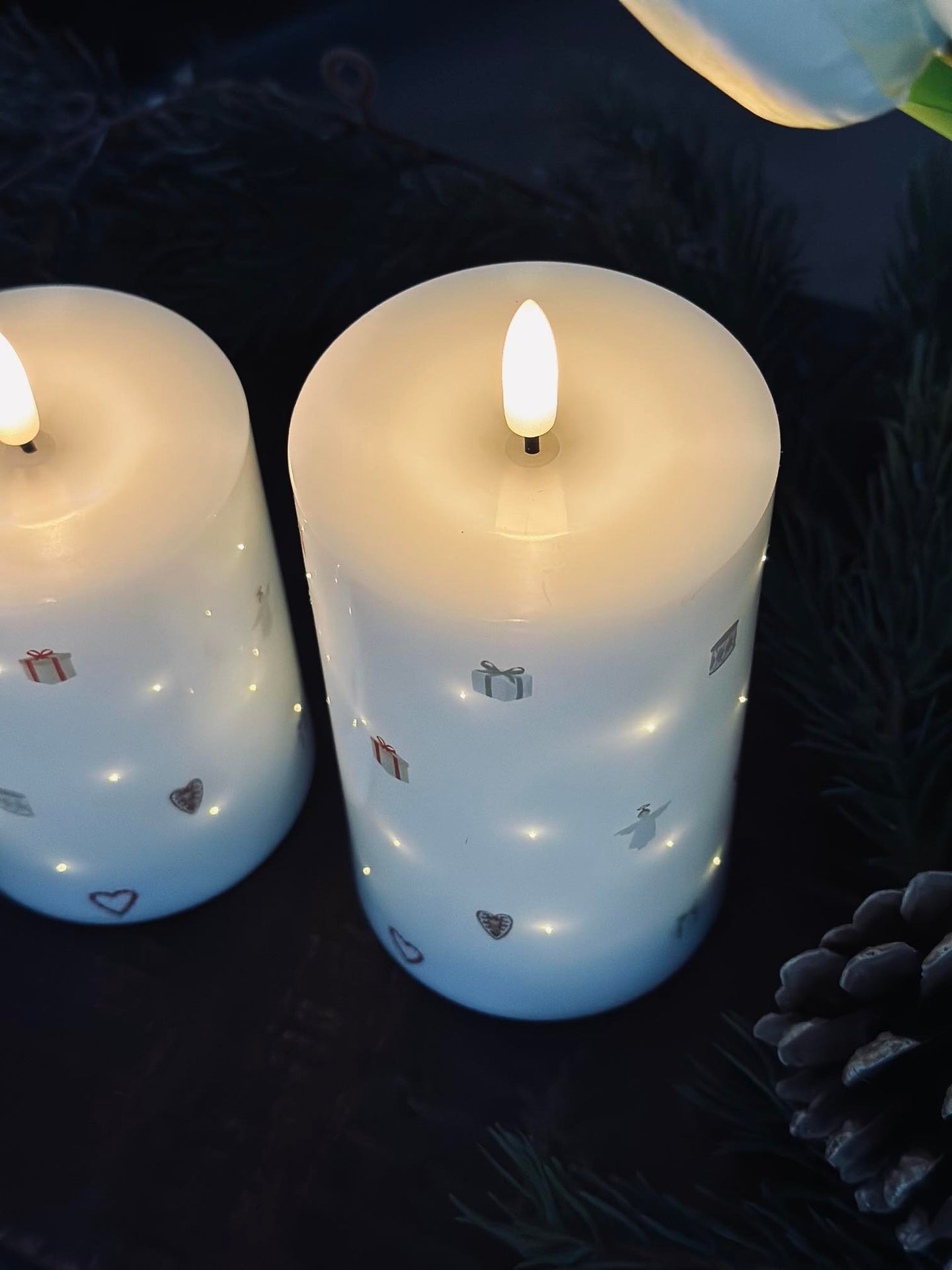 LED-Blockkerzen TWINKLE CHRISTMAS - Set mit 2 Stück.