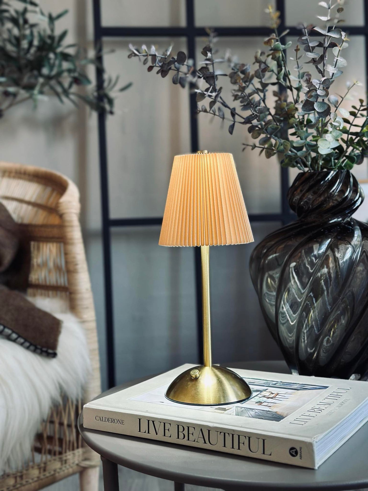 LED-Tischlampe Plisse´ beige - wiederaufladbar