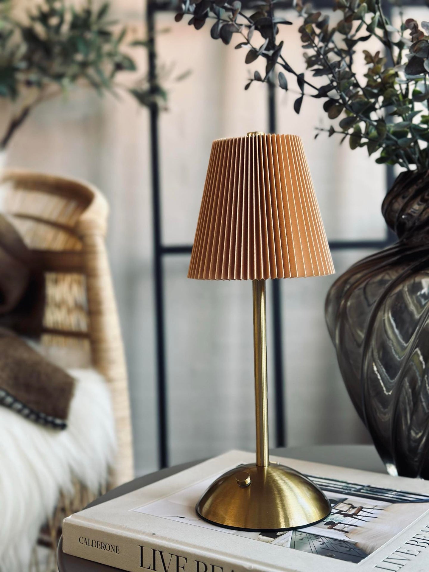 LED-Tischlampe Plisse´ beige - wiederaufladbar
