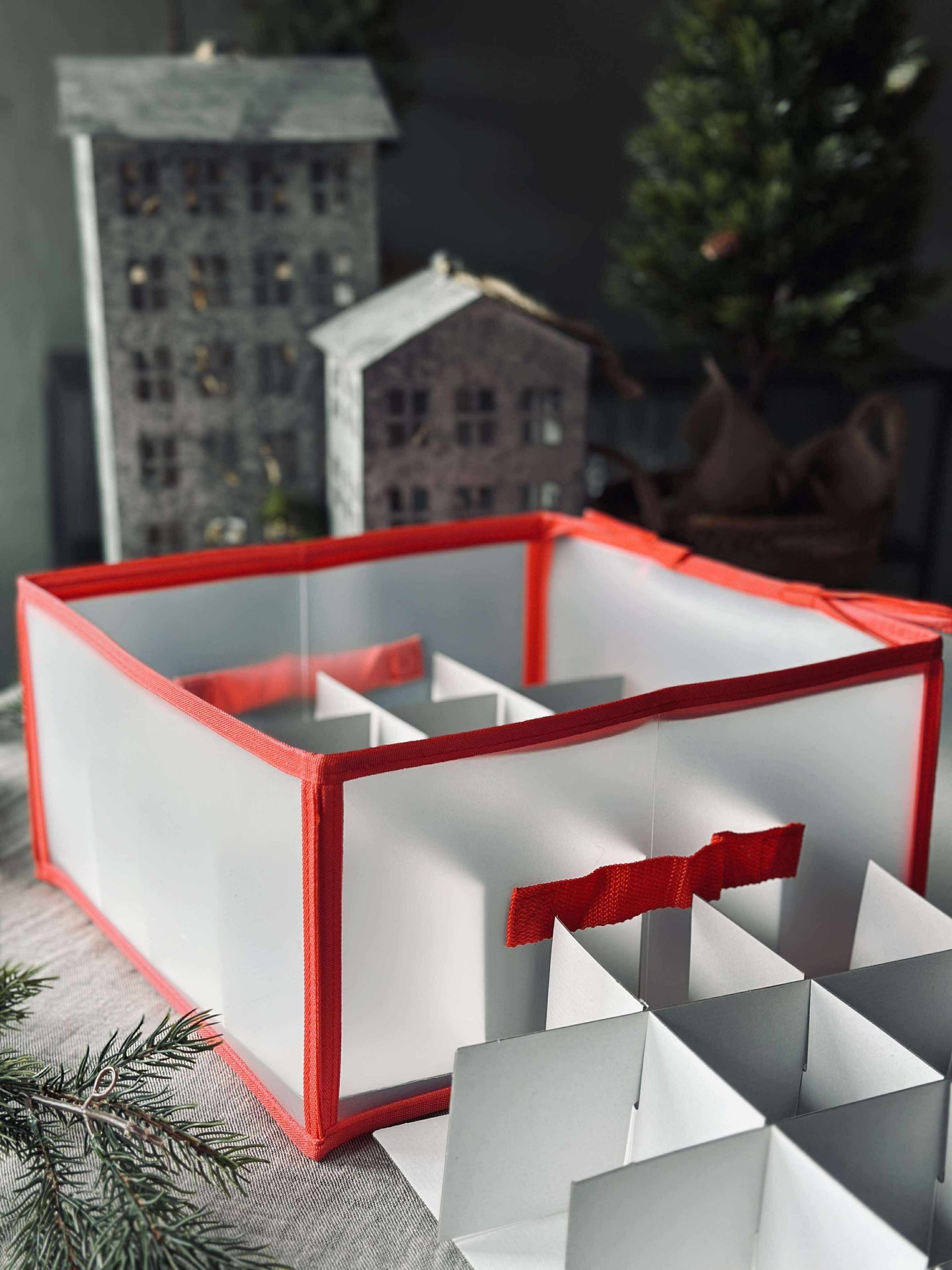 Aufbewahrung für Christbaumkugeln - MAX 32 Kugeln