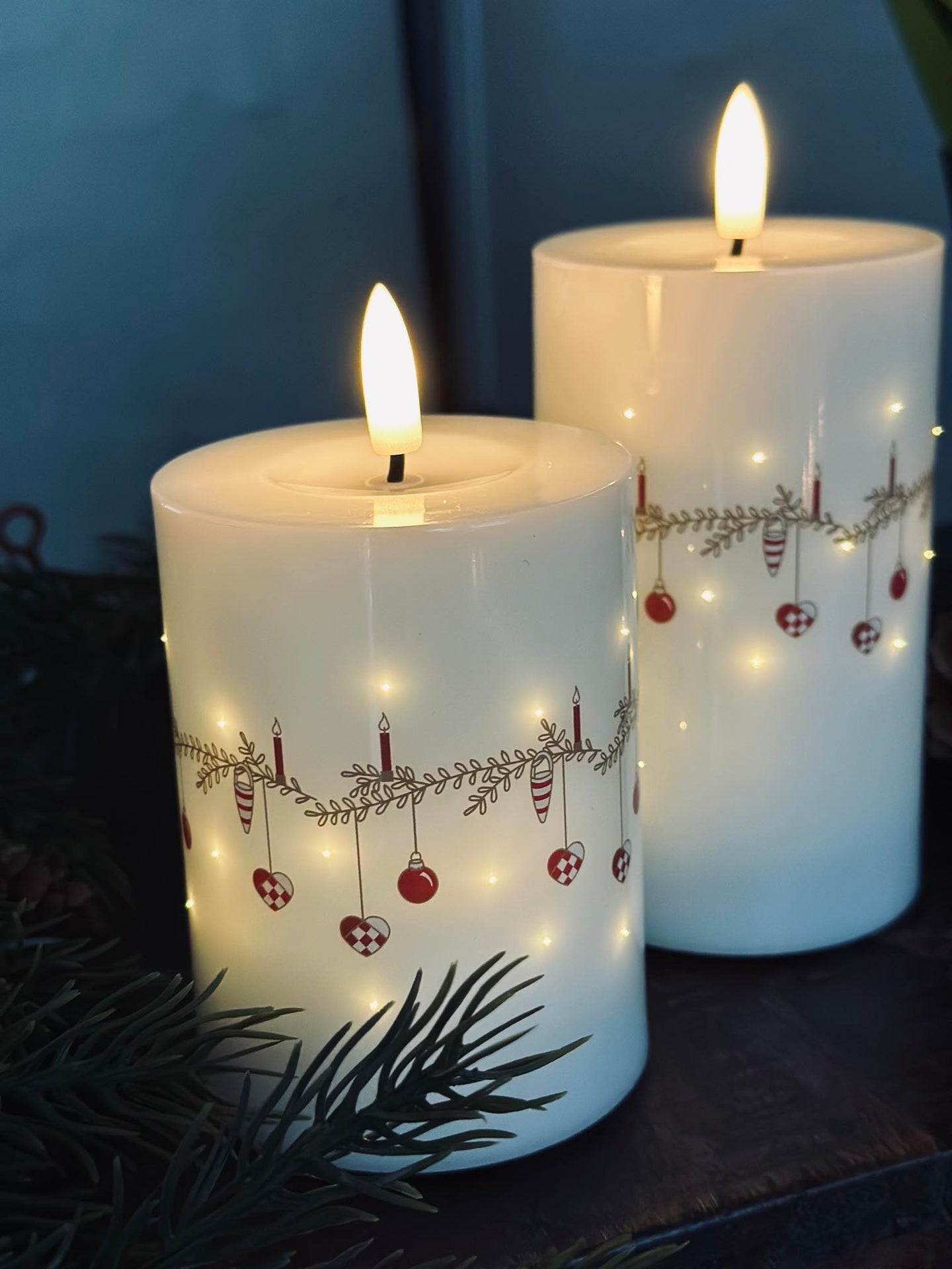 LED Blockkerzen TWINKLE CHRISTMAS - Set mit 2 Stück.