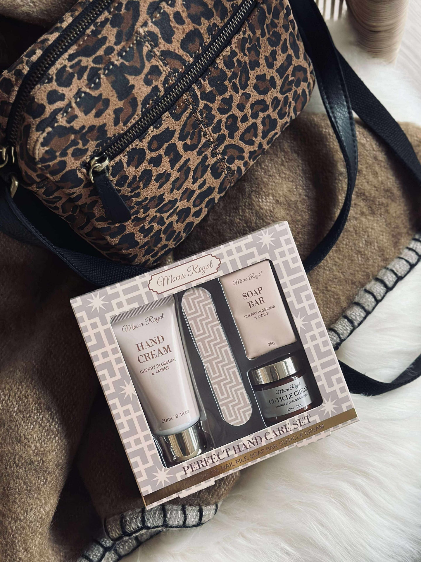 Geschenkset mit 4 Teilen - MIX Handcare