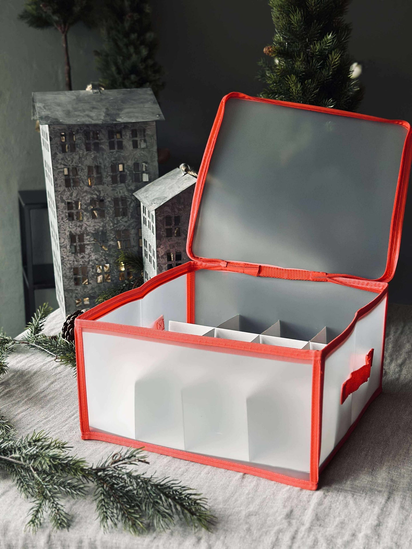 Aufbewahrung für Christbaumkugeln - MAX 32 Kugeln