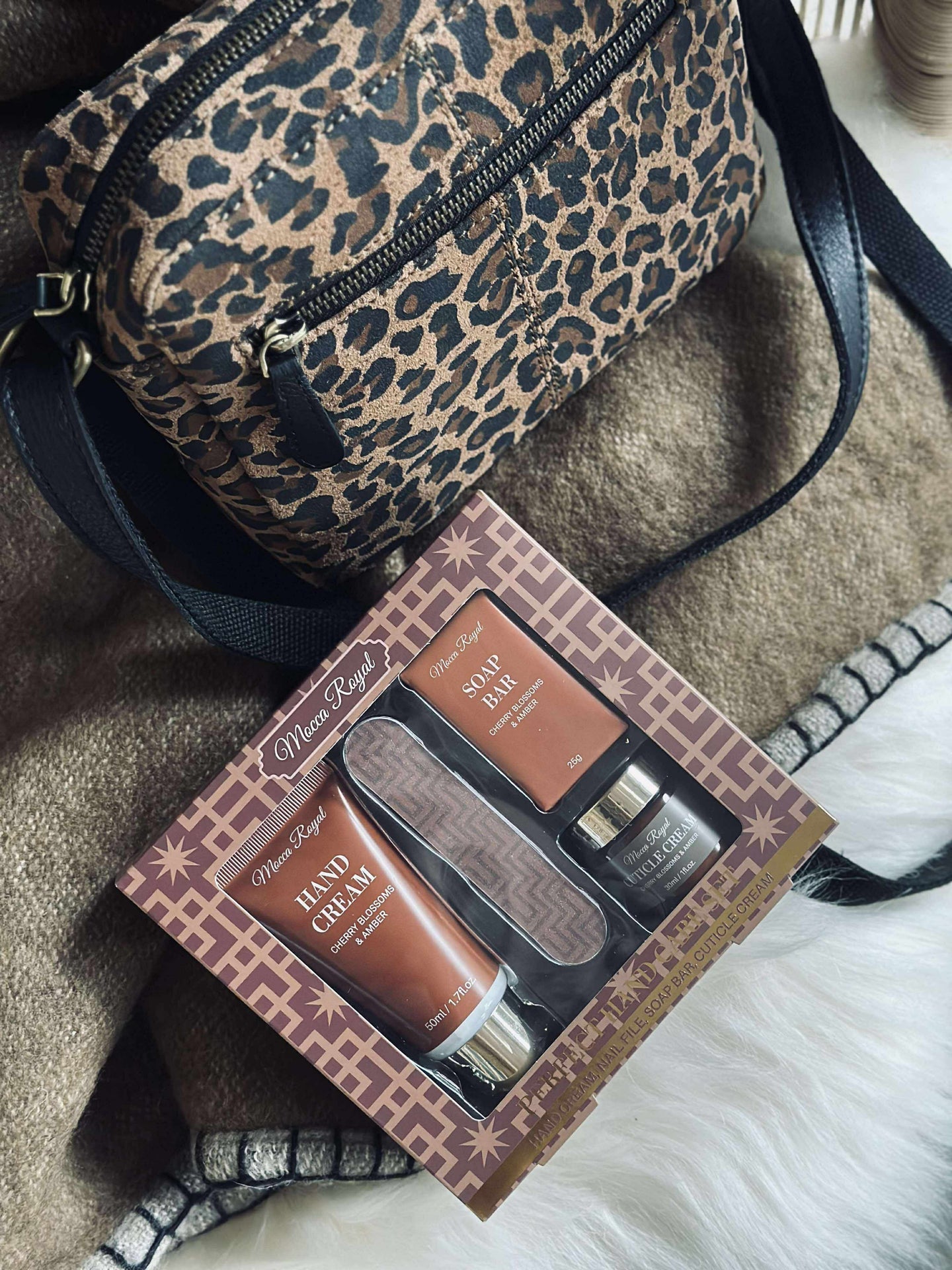 Geschenkset mit 4 Teilen - MIX Handcare