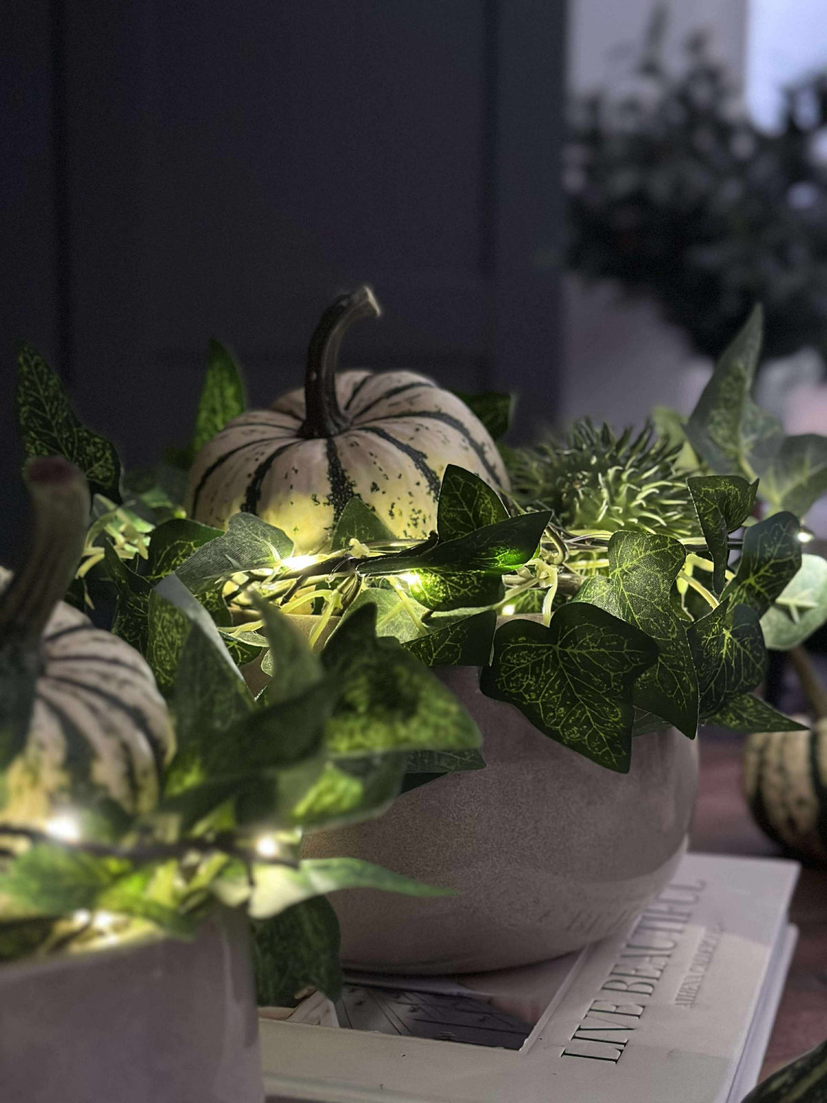 Lichterkette mit grünen Efeublättern - 290 cm