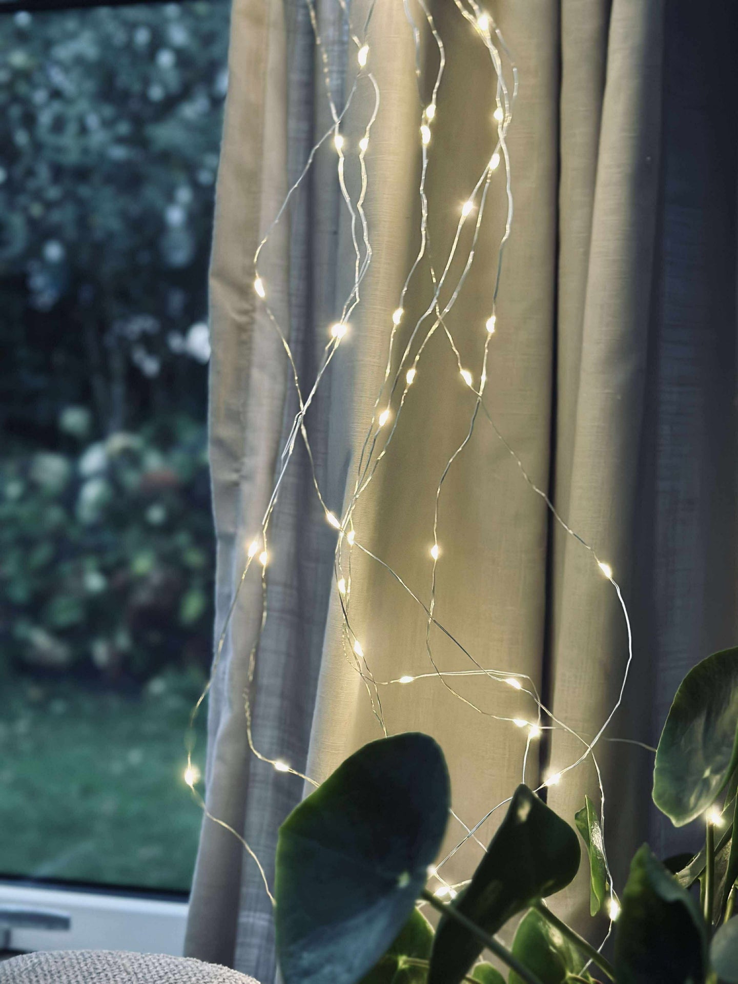 Hängende Lichterkette mit 160 LED-Lichtern