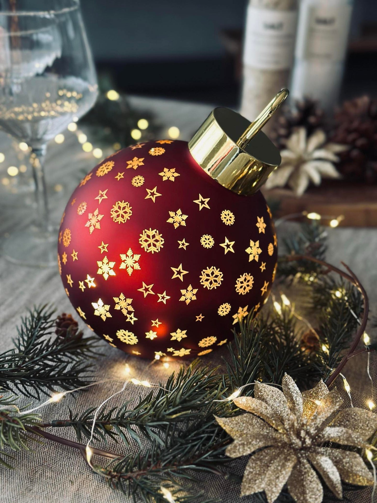 Weihnachtskugel mit LED-Licht - Rot