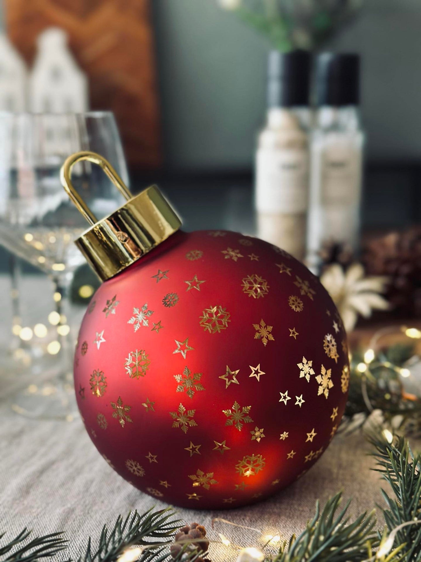 Weihnachtskugel mit LED-Licht - Rot