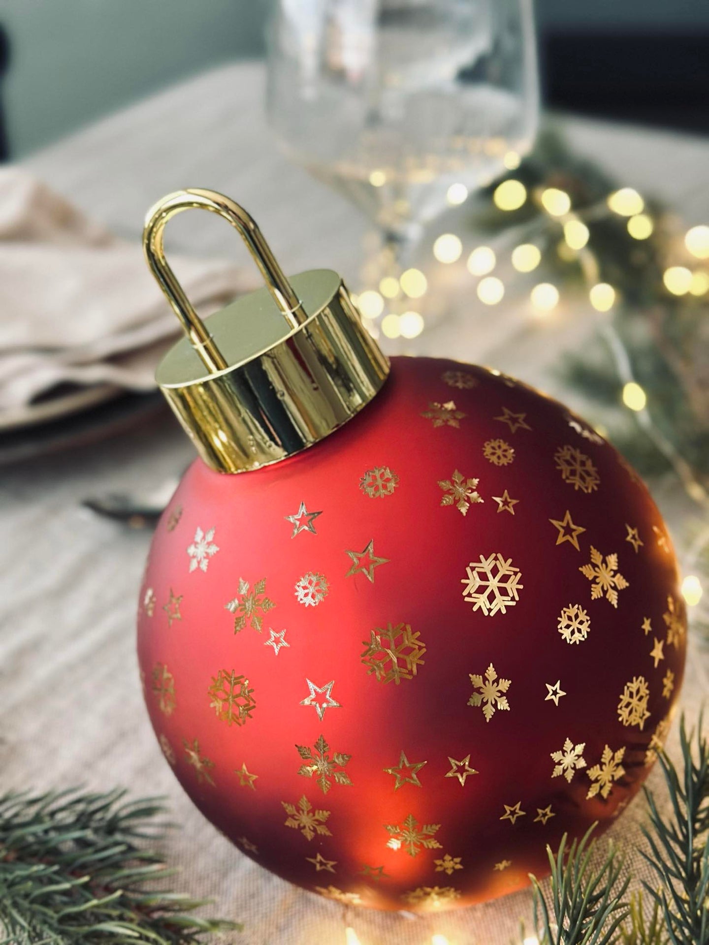Weihnachtskugel mit LED-Licht - Rot