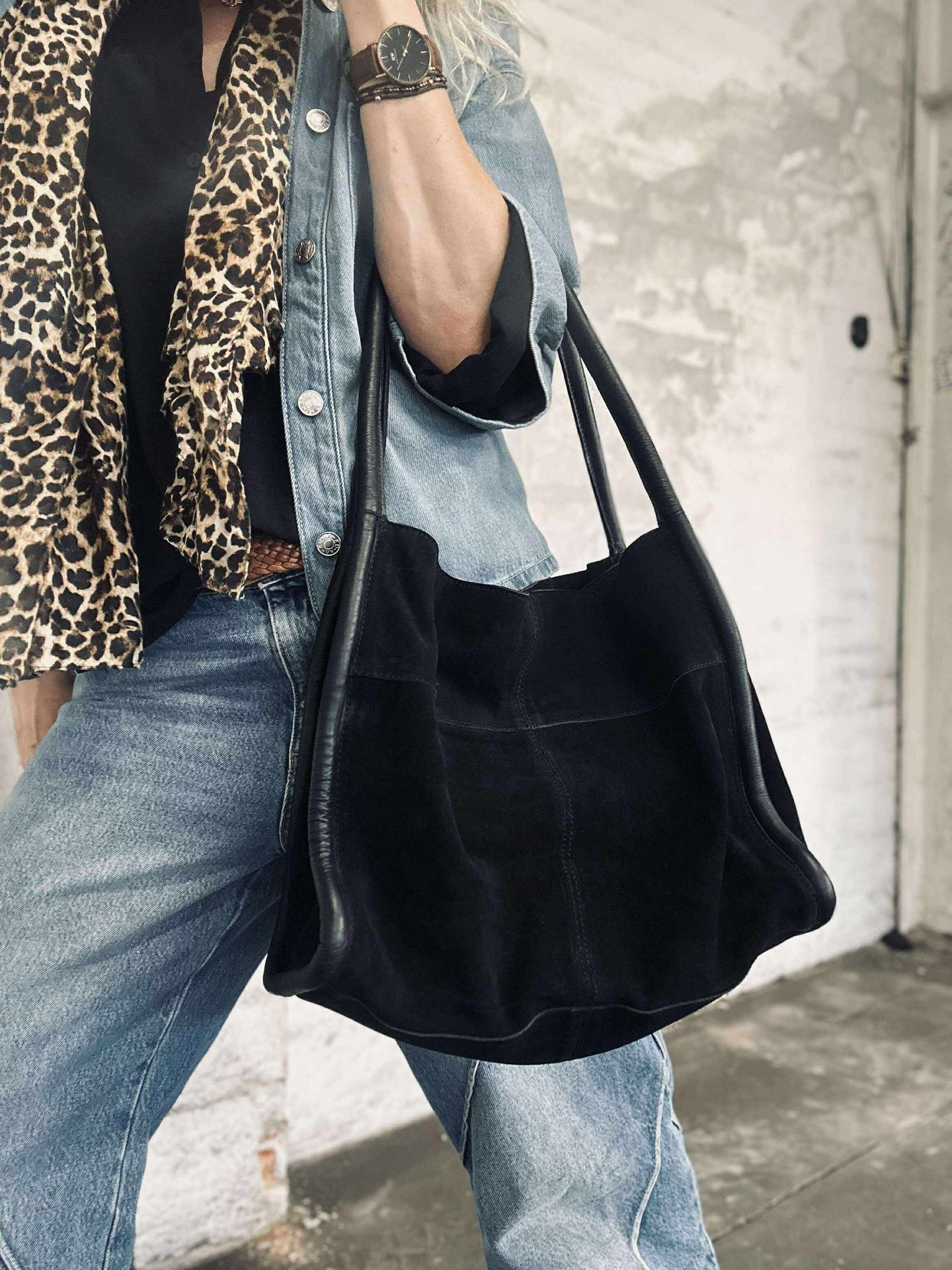 Shopper aus schwarzem Wildleder