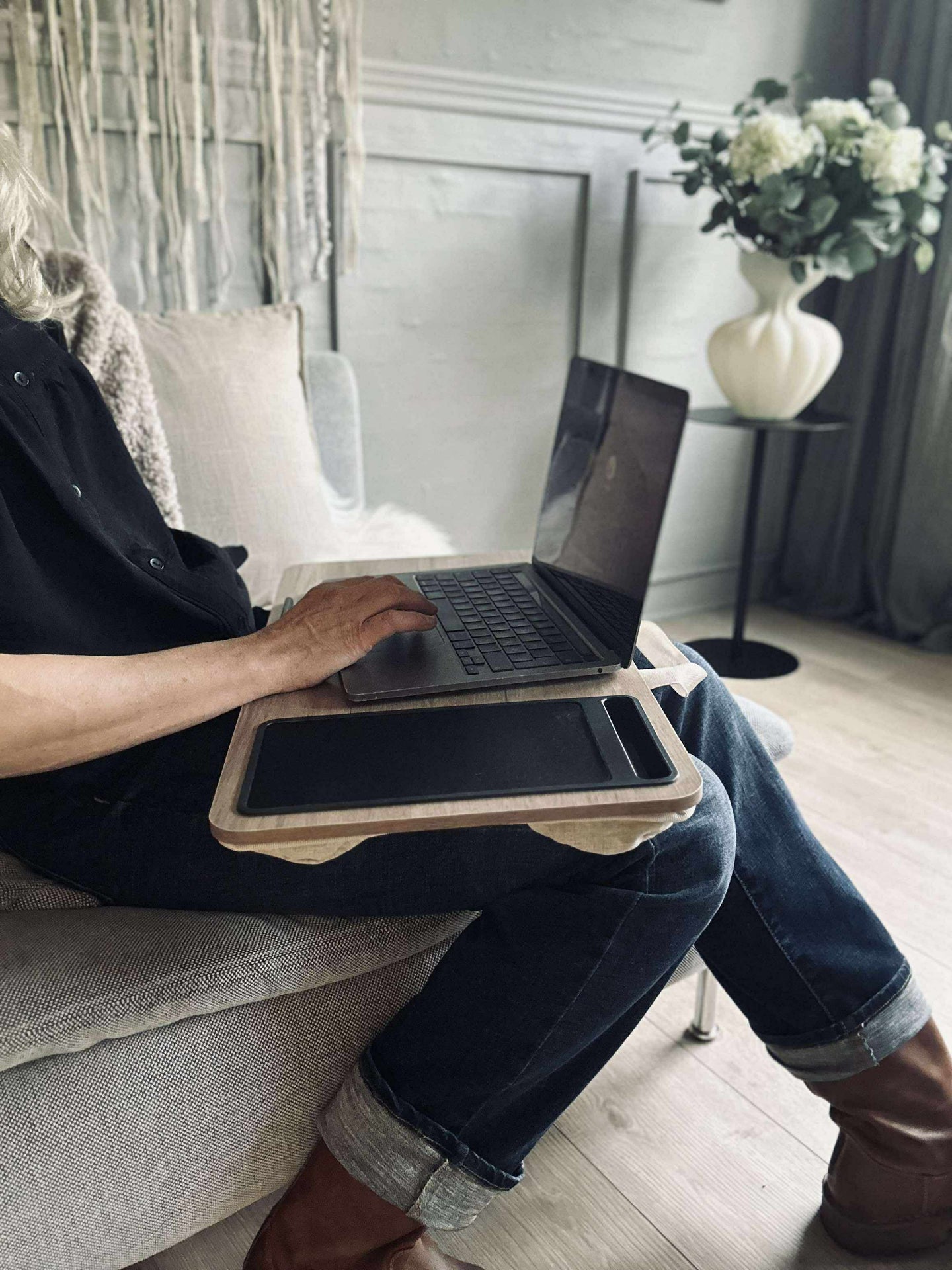 Tablett für Laptop und Telefon