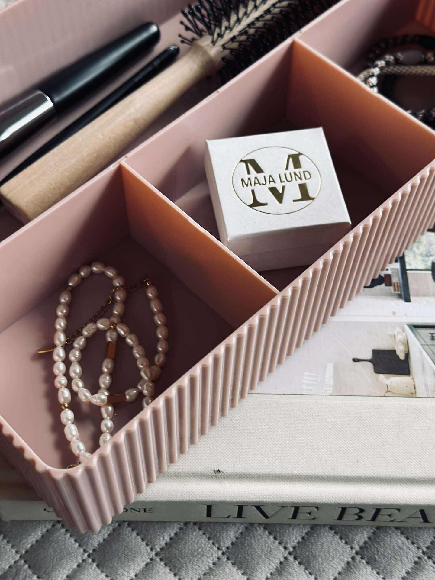 Make-up-Organizer mit Fachunterteilung - Rosa
