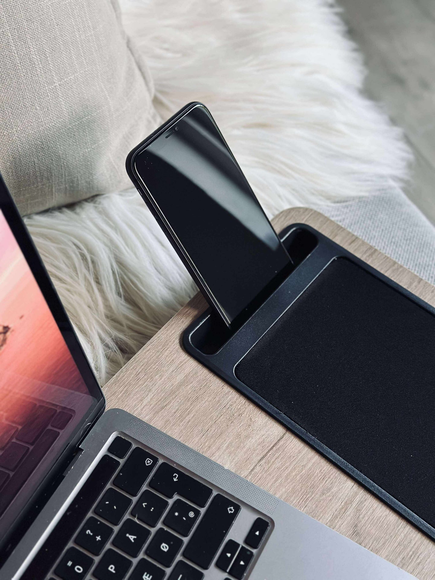 Tablett für Laptop und Telefon