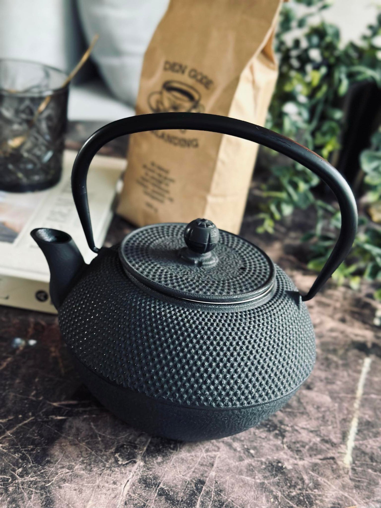 Teekanne aus Gusseisen - 1200 ml.