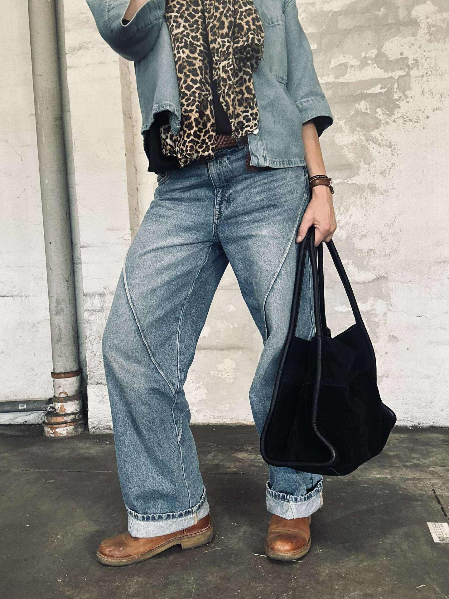 Shopper aus schwarzem Wildleder