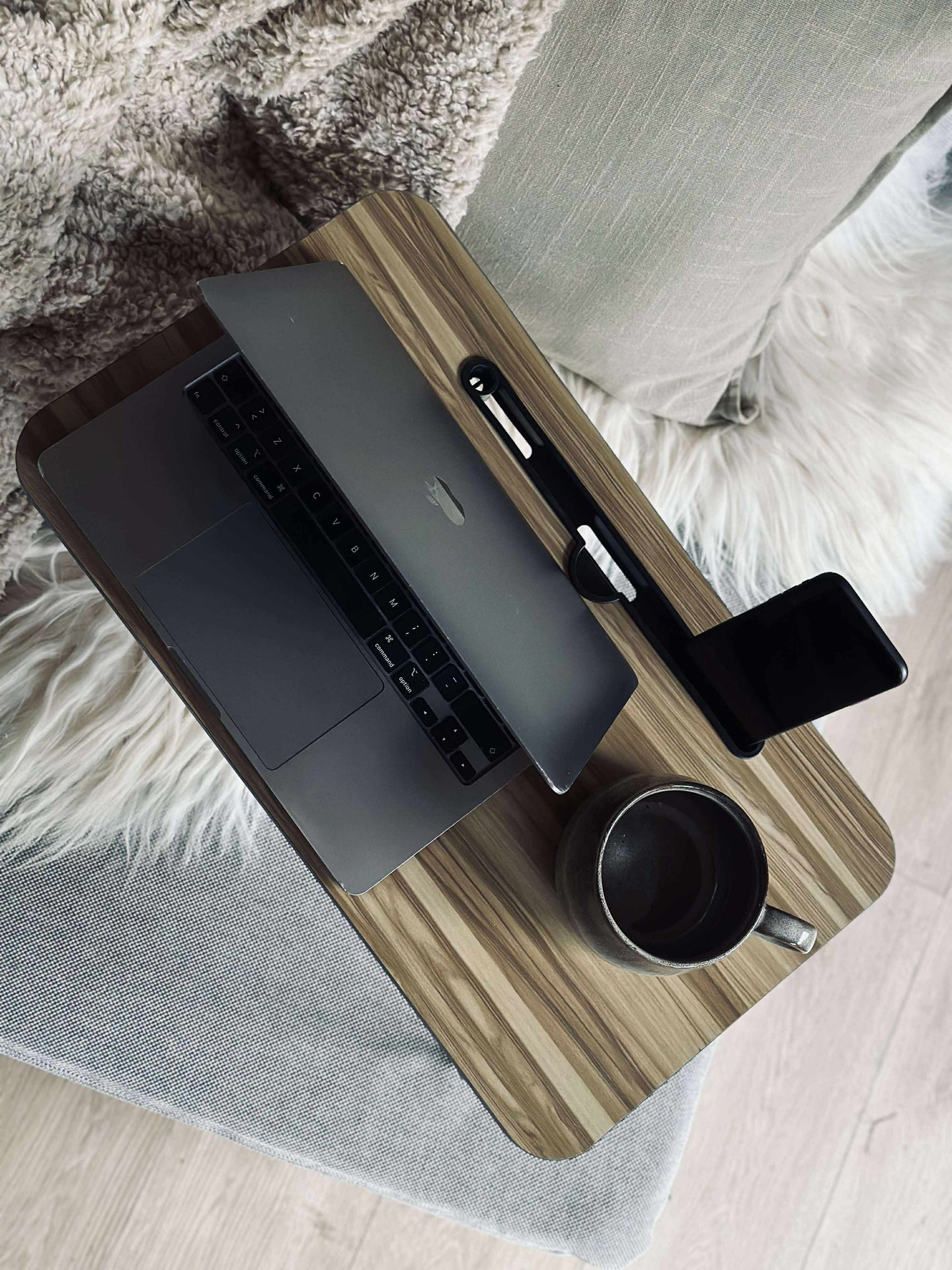 Tablettisch mit Halter für iPad / Telefon