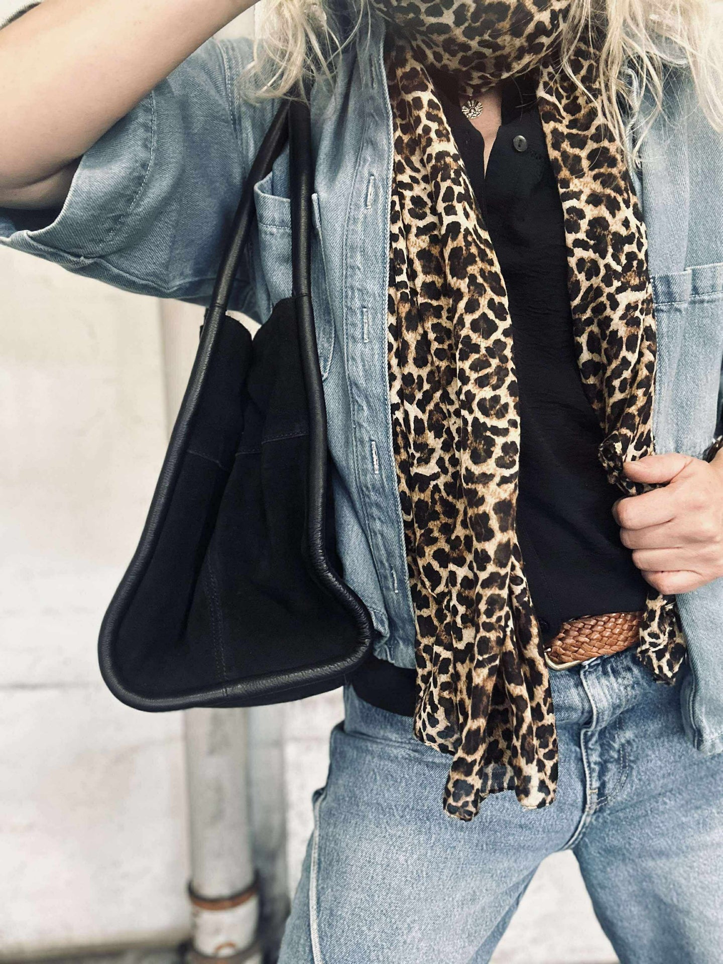 Shopper aus schwarzem Wildleder
