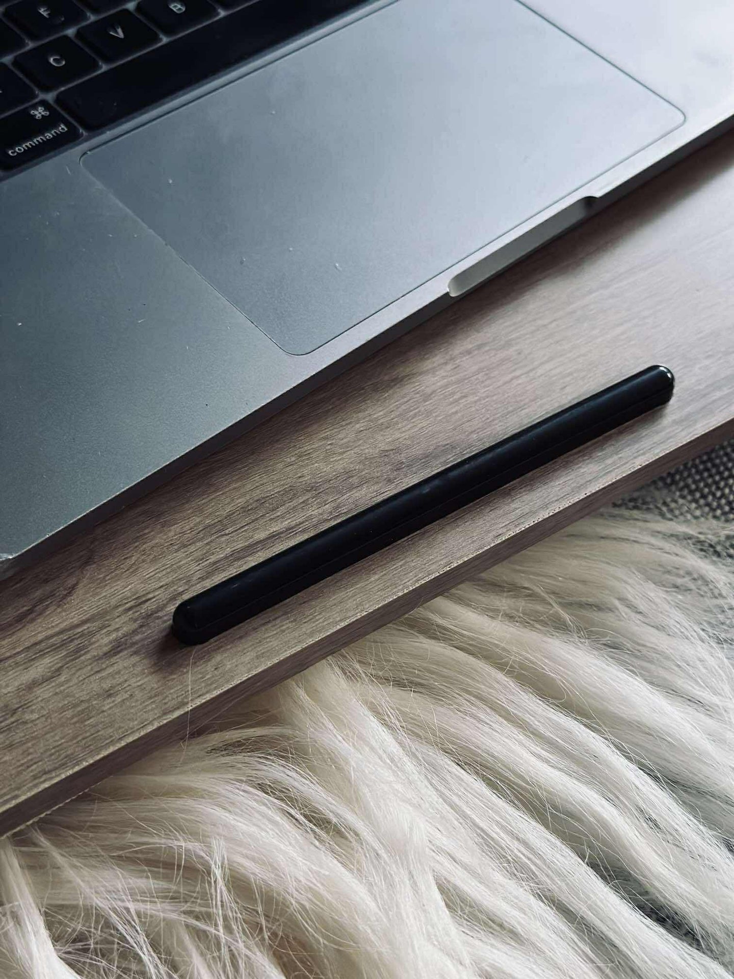 Tablett für Laptop und Telefon