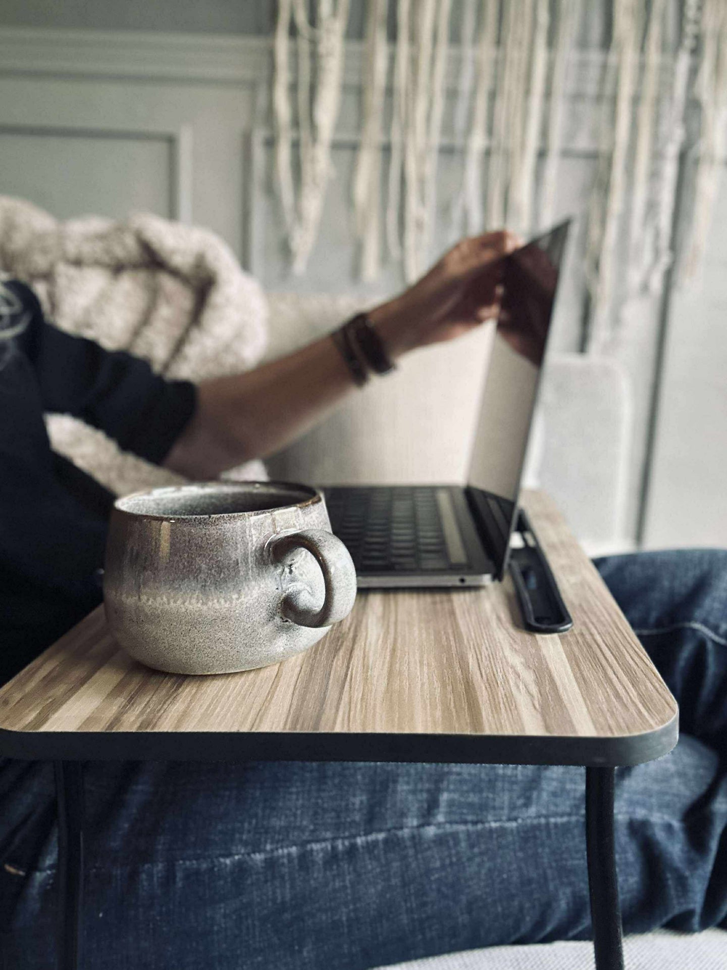 Tablettisch mit Halter für iPad / Telefon