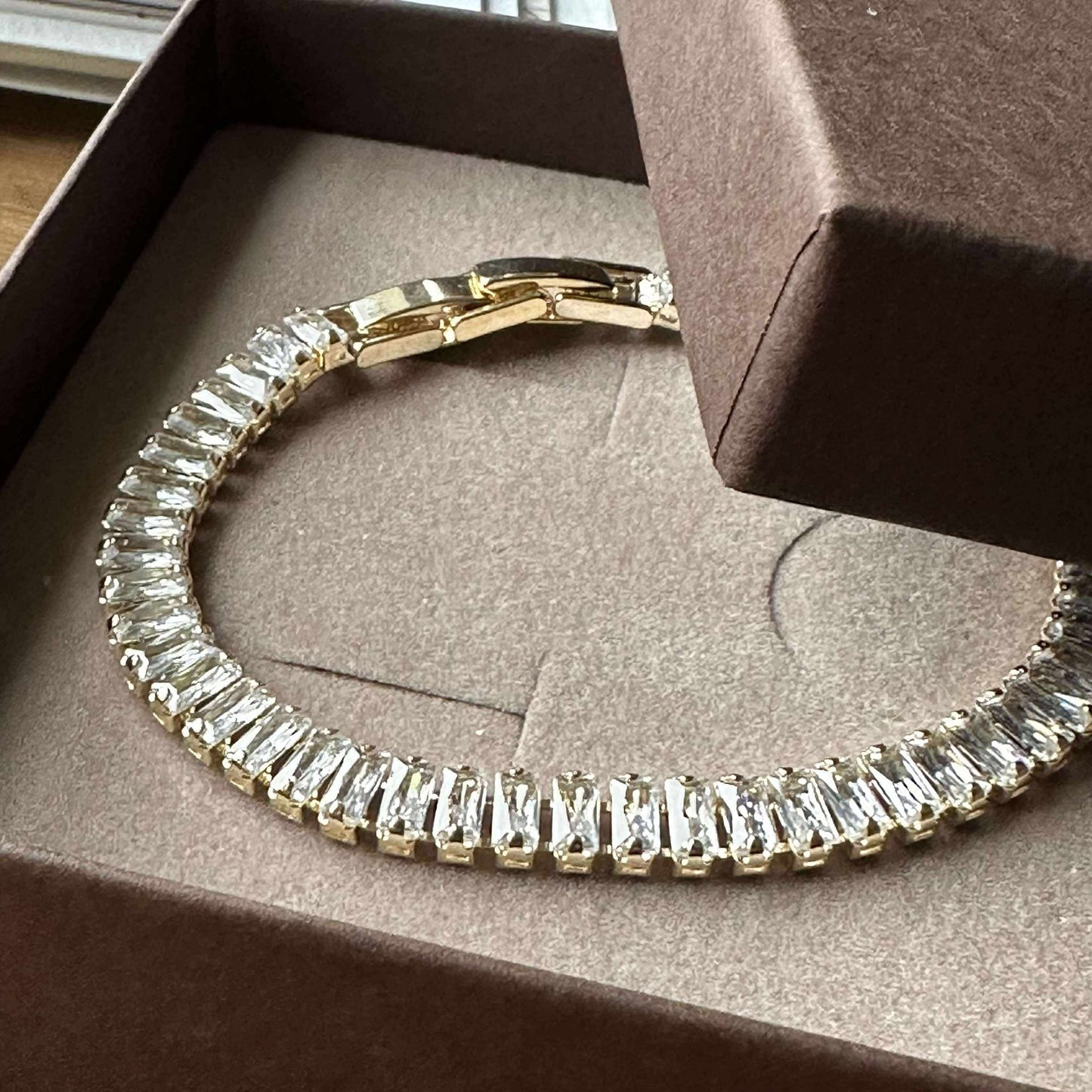 Tennisarmband Thelma mit Zirkonia - vergoldet