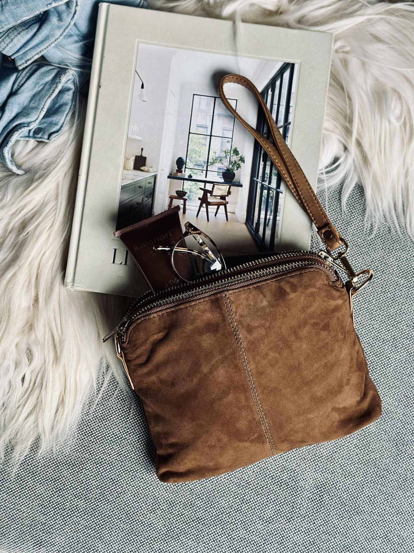 Crossbody-Clutch ALICE - Veloursleder caramel