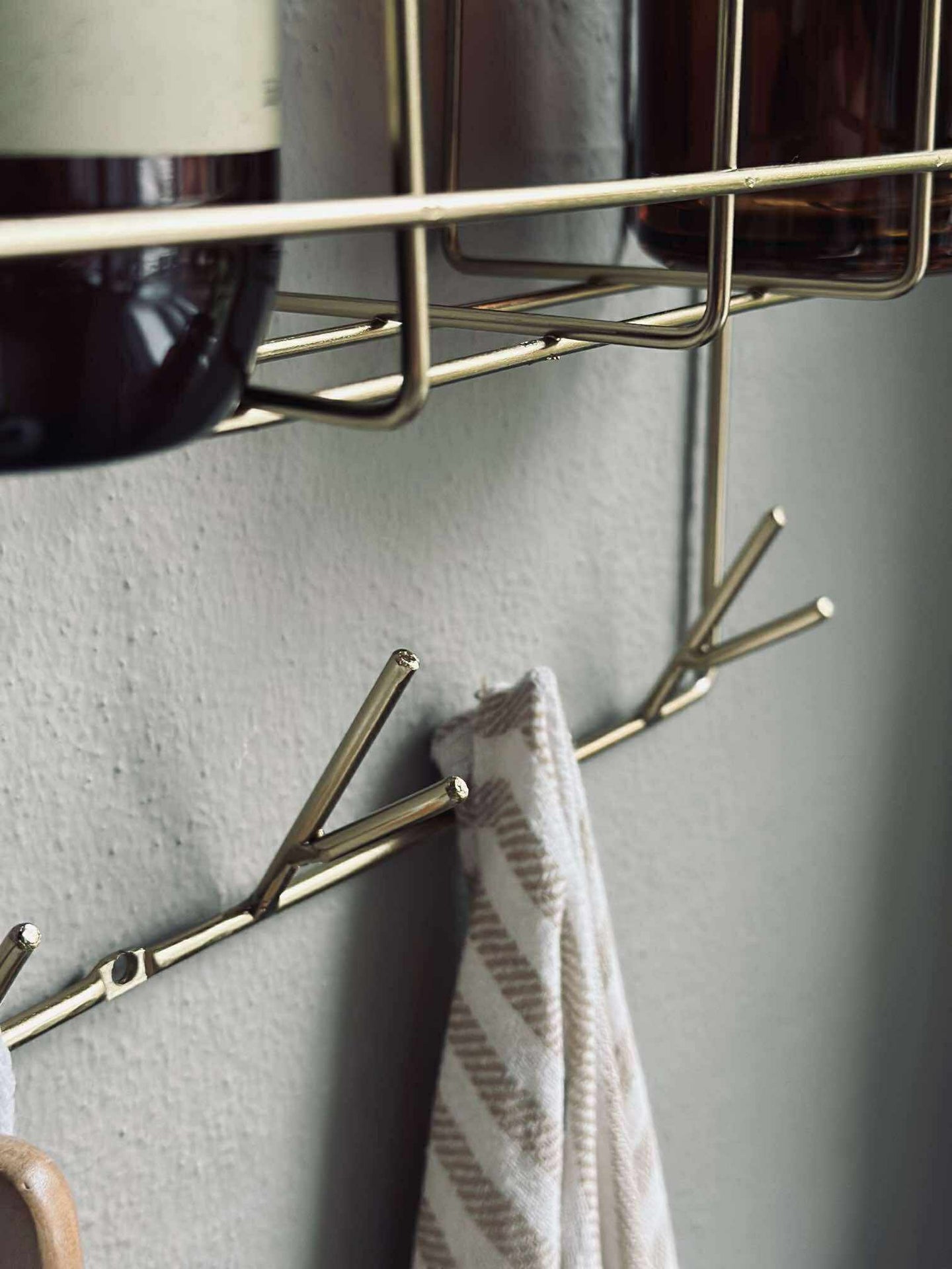 Wandregal mit Haken - Metall