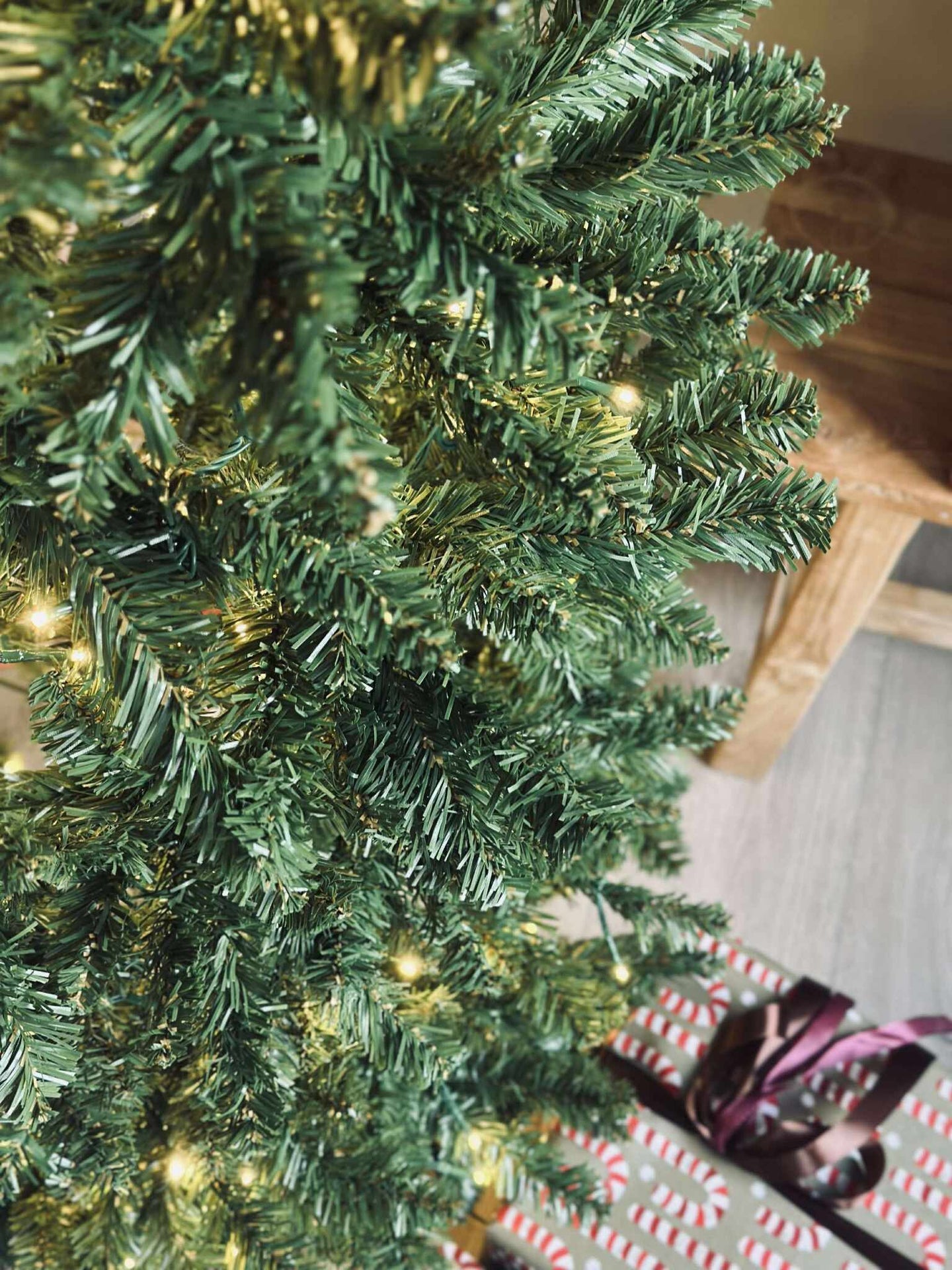 Weihnachtsbaum mit Lichterkette