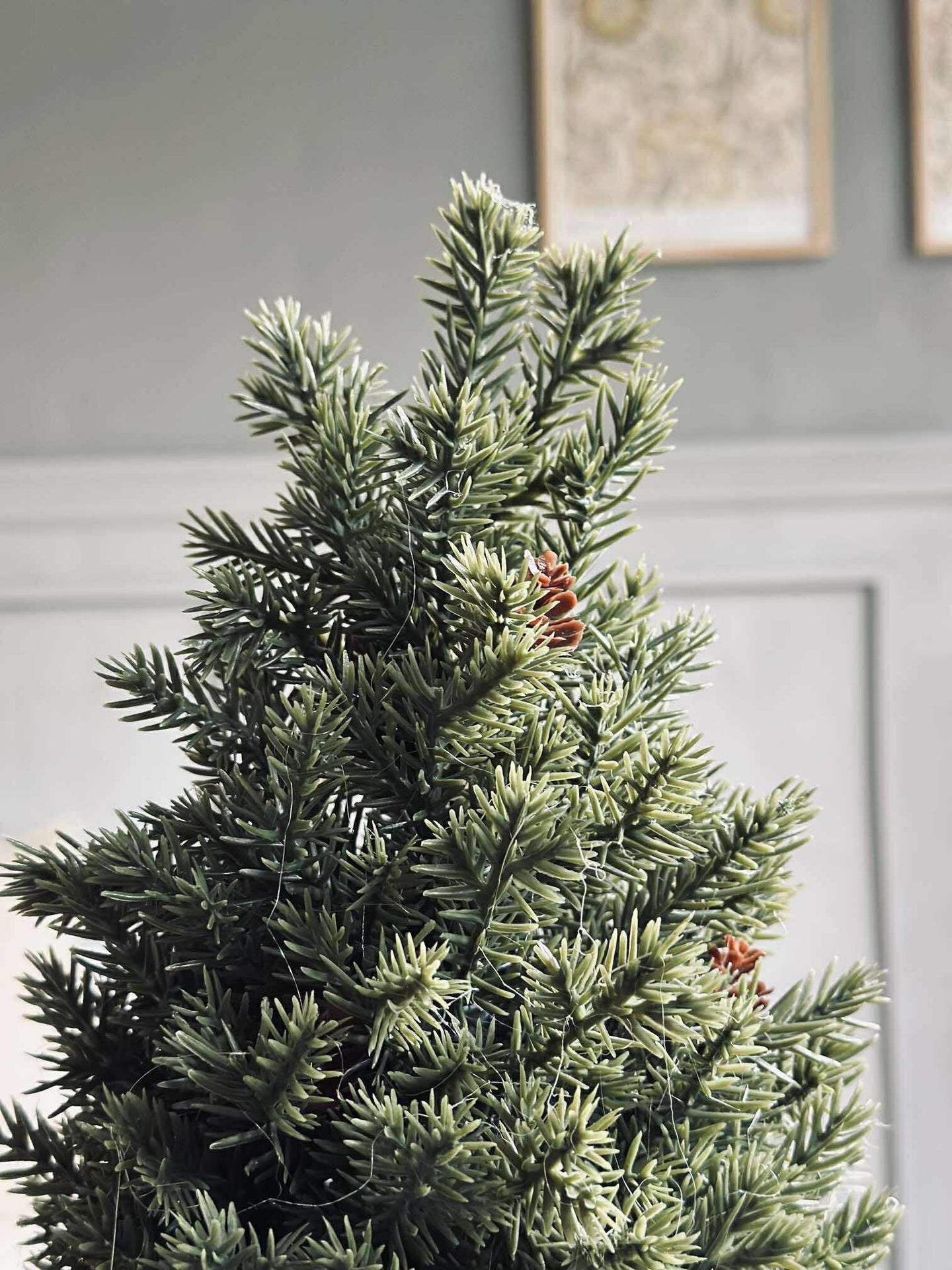 Weihnachtsbaum mit Lichterkette - 50 cm.