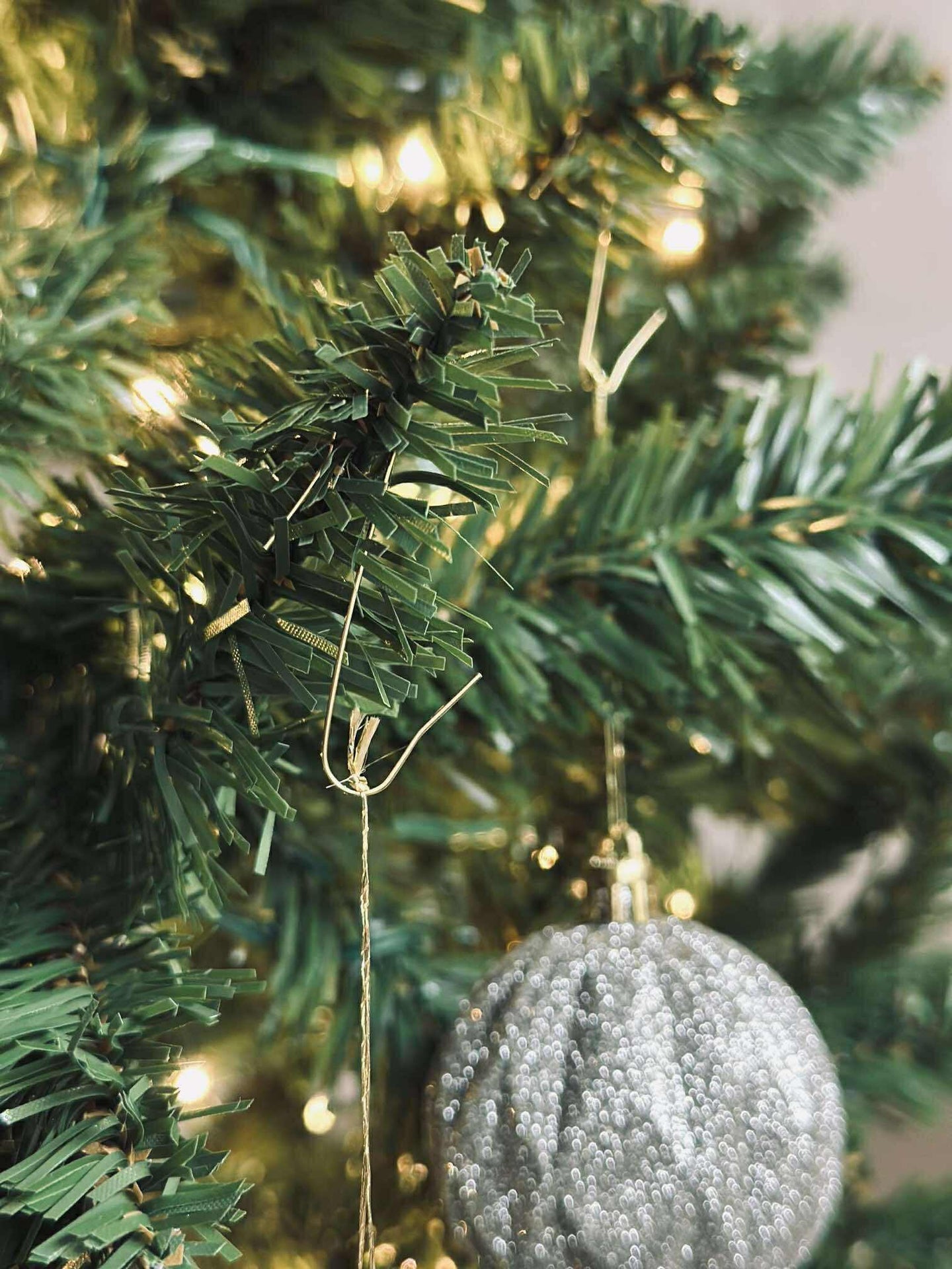 Haken zur Befestigung von Weihnachtsschmuck - Gold