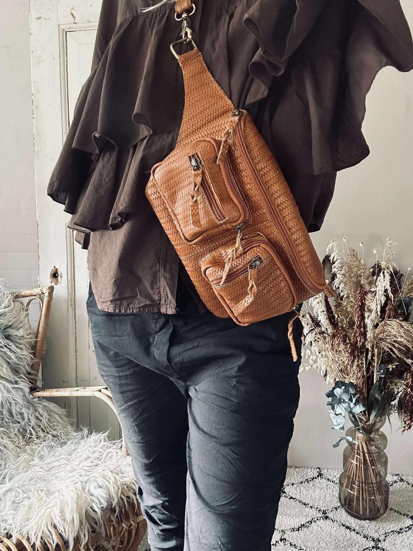 Gürteltasche Kaya - Cognac geflochten