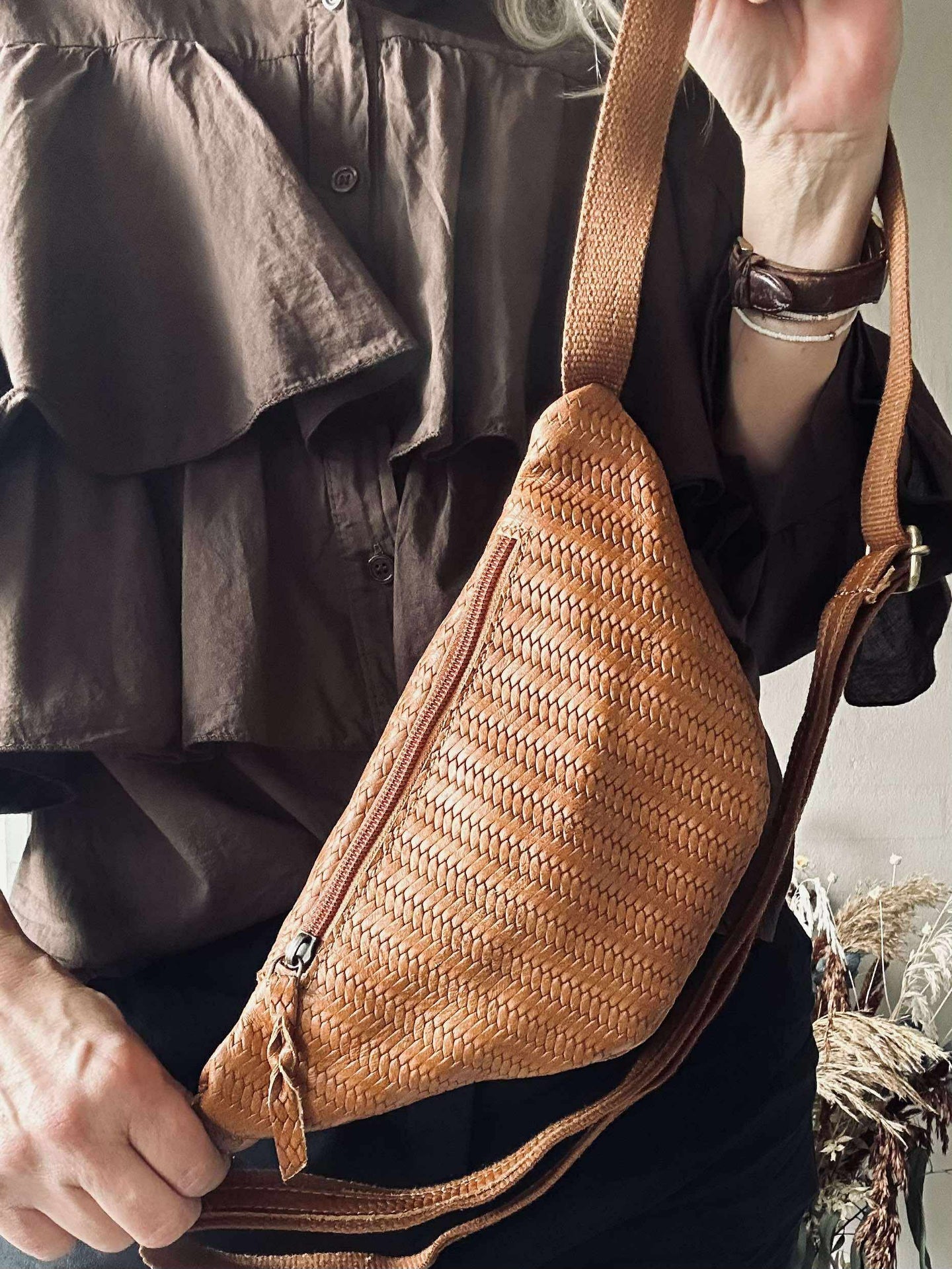 Bumbag Tasha - Cognac geflochten