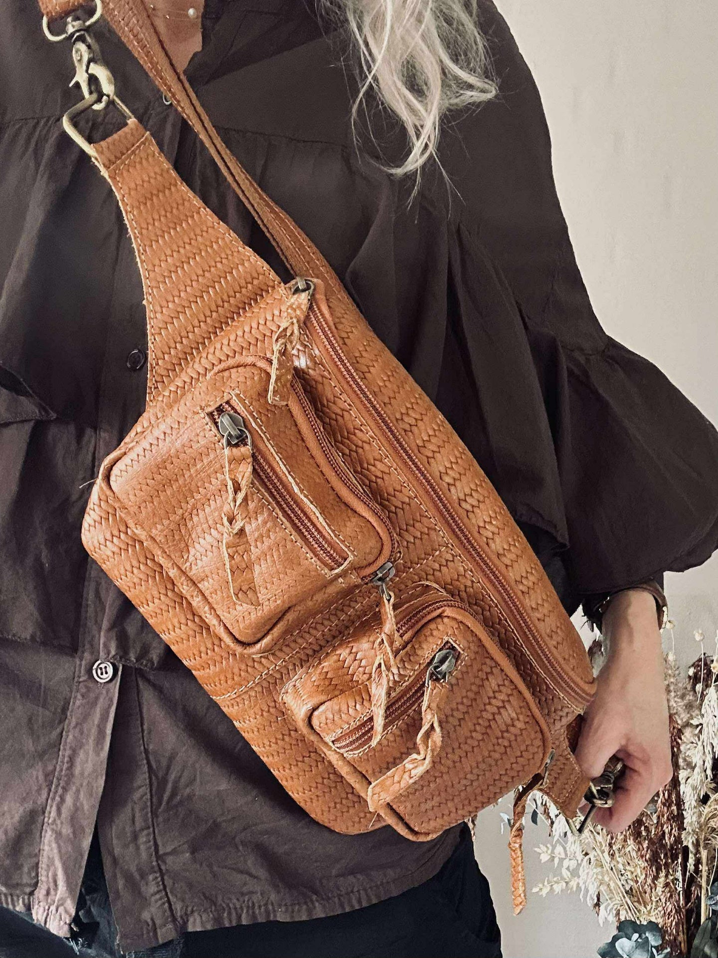 Gürteltasche Kaya - Cognac geflochten