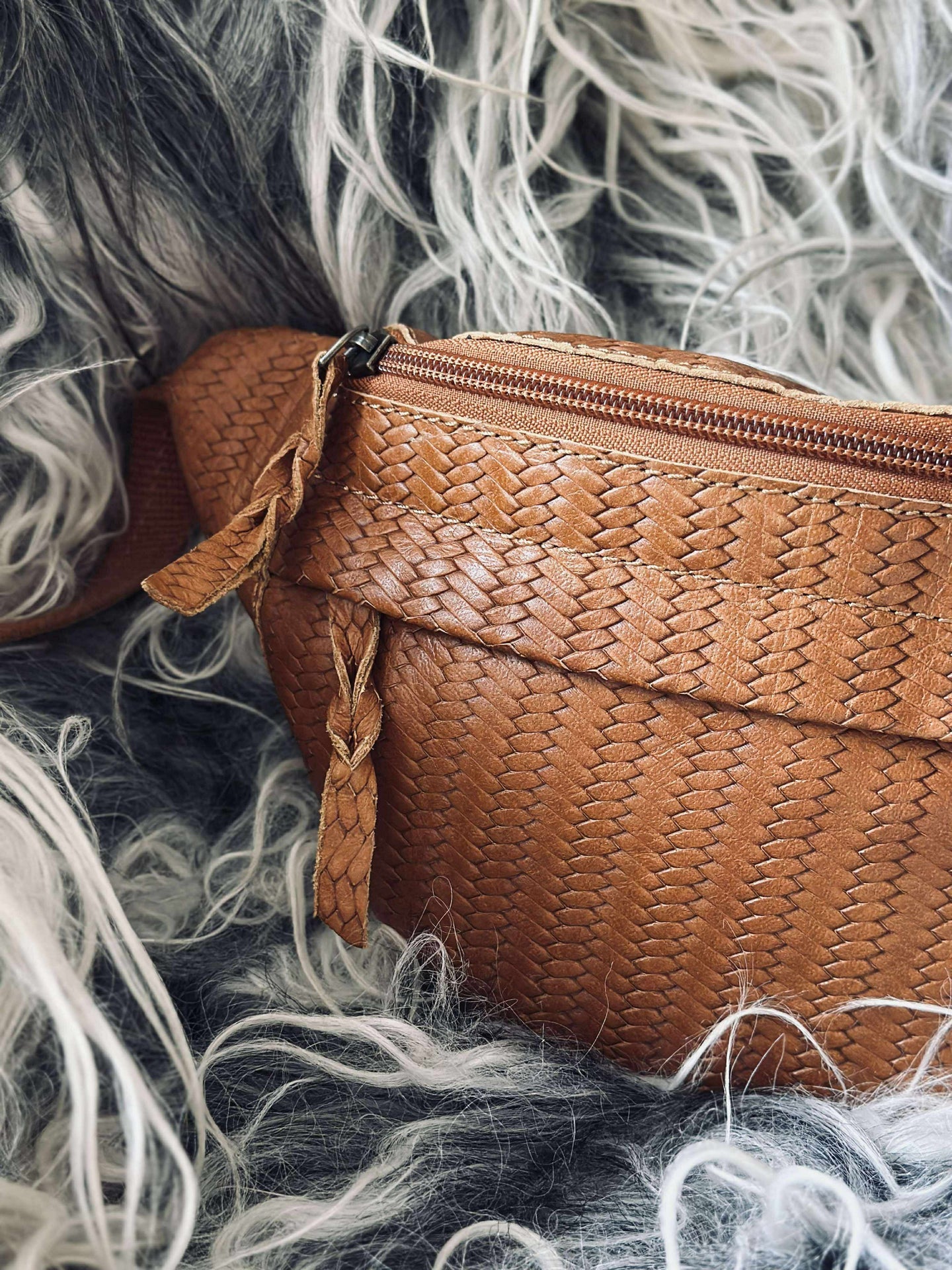Bumbag Tasha - Cognac geflochten