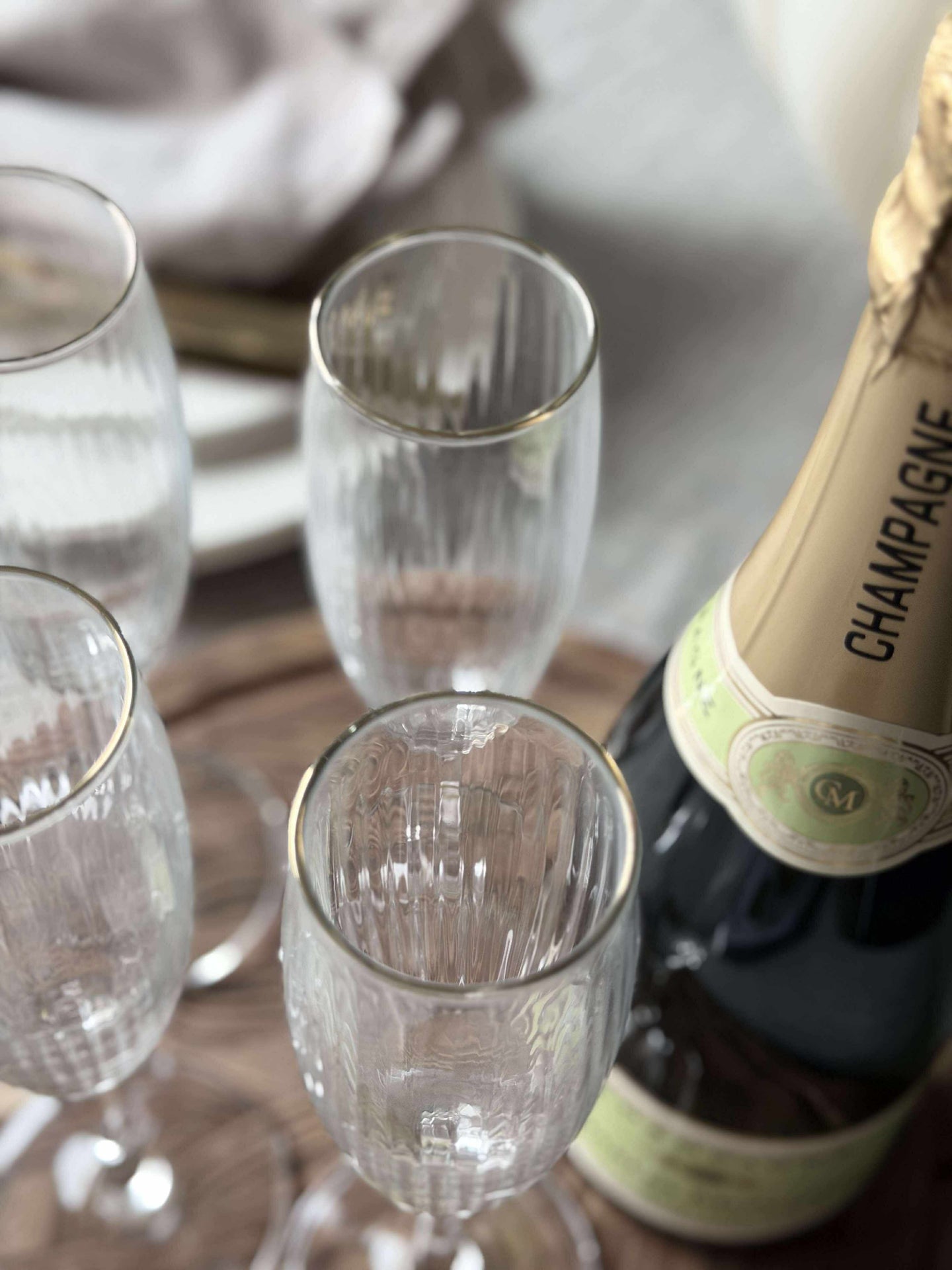 Champagnerglas Geriffelt mit Goldrand - 4 Stück.