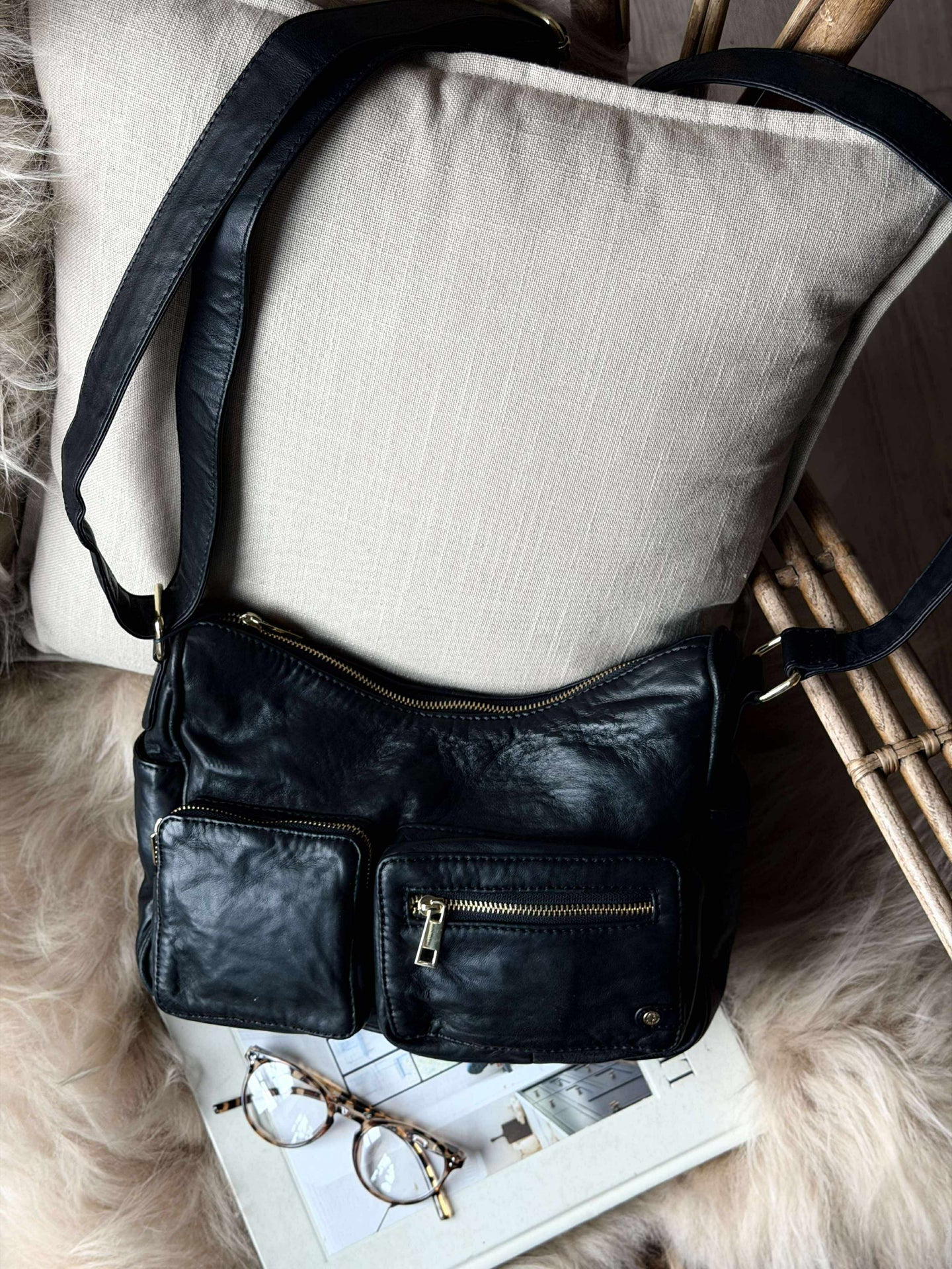 Schultertasche Sienna - Black gold