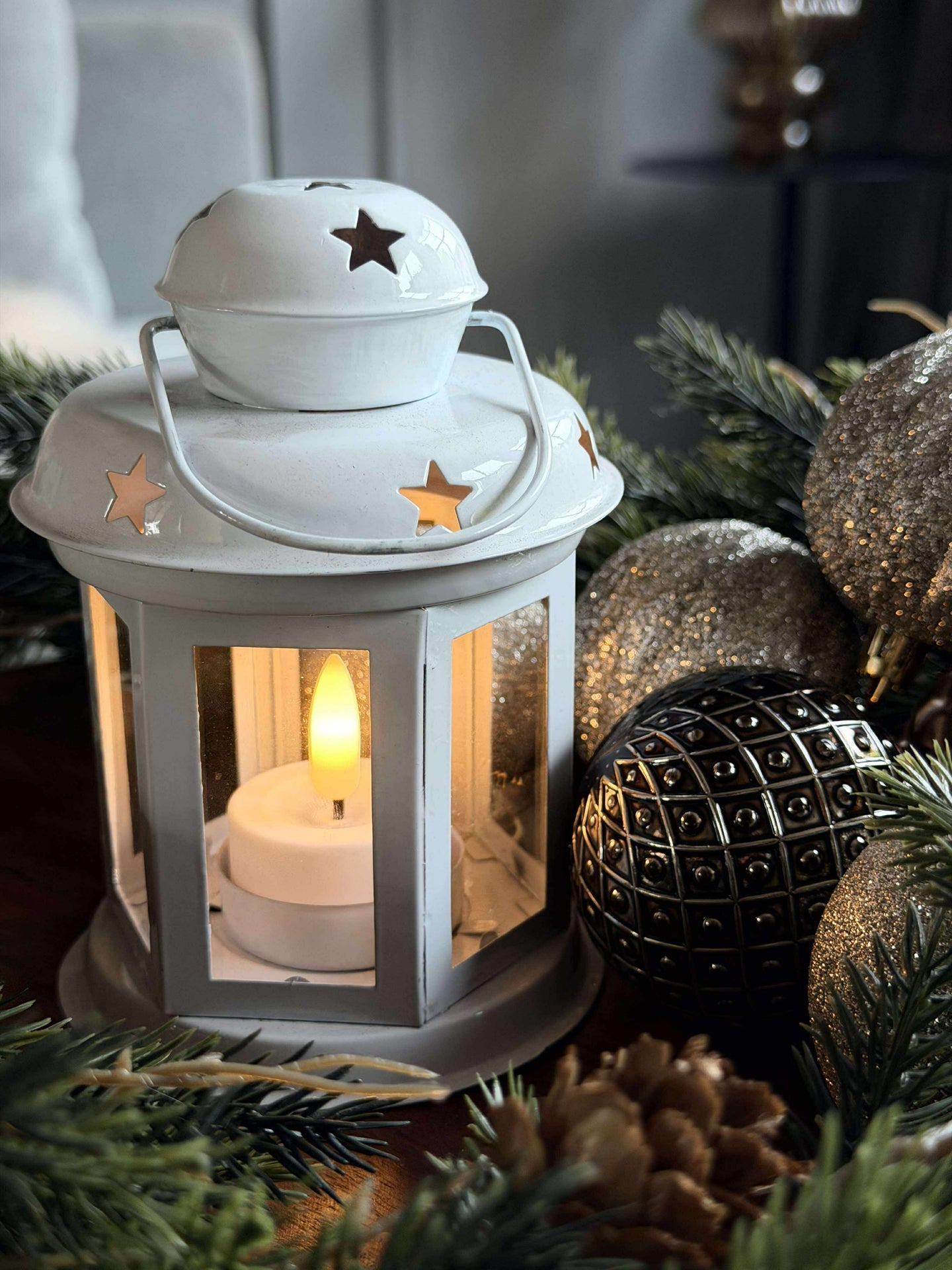 Lanterne White