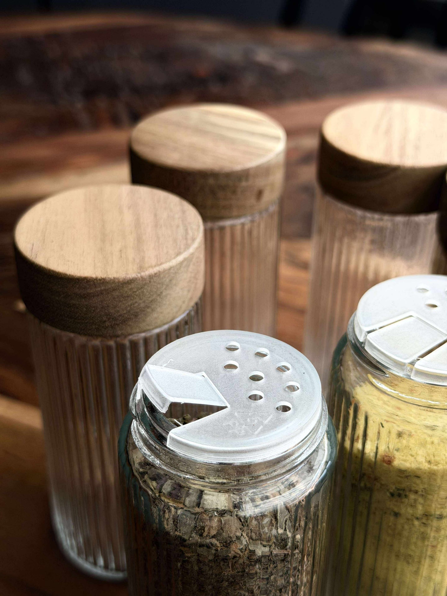 Gewürzgläser mit Holzdeckel - 6 Stk