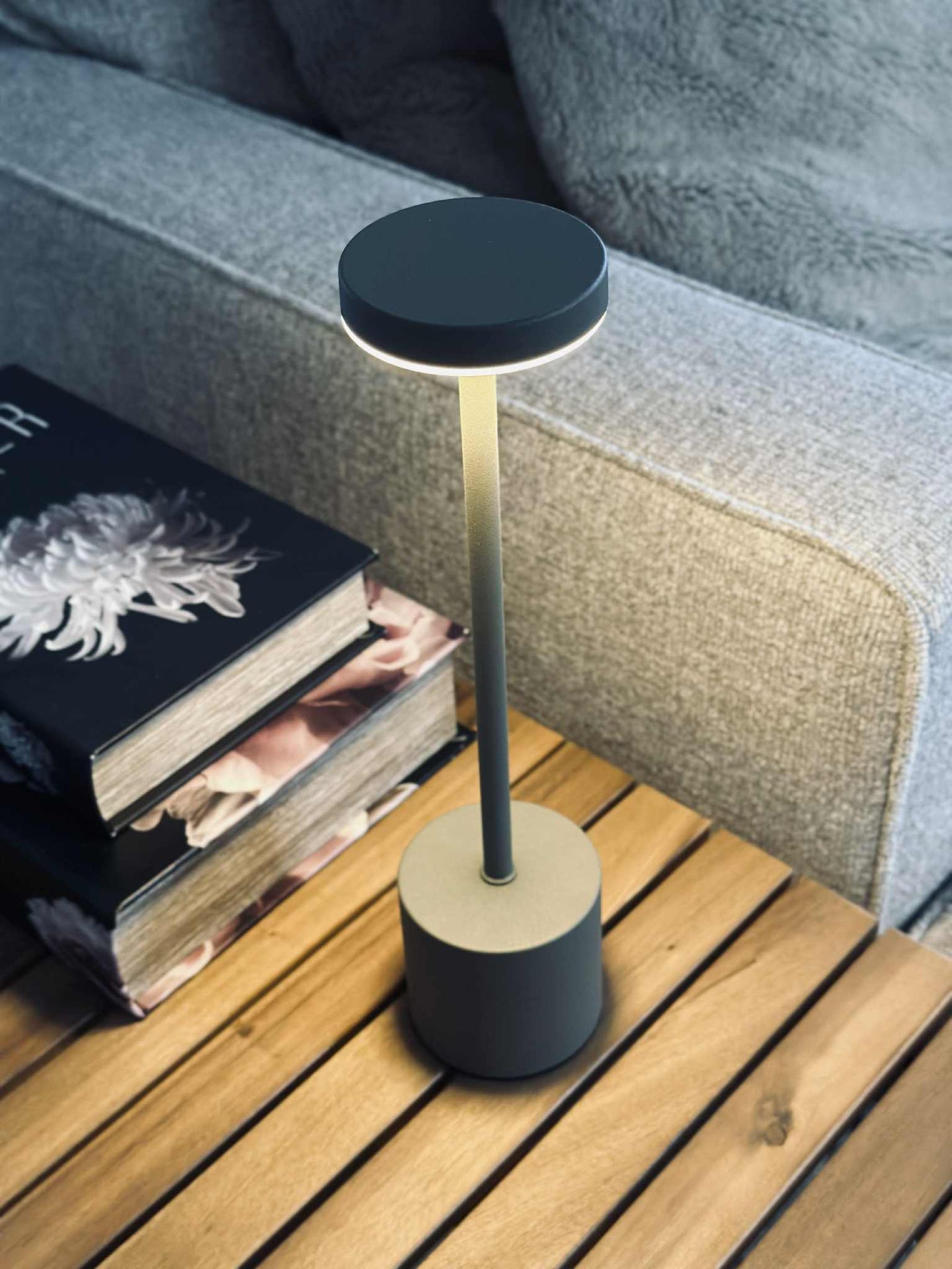 LED Tischlampe KELLY Taupe - wiederaufladbar