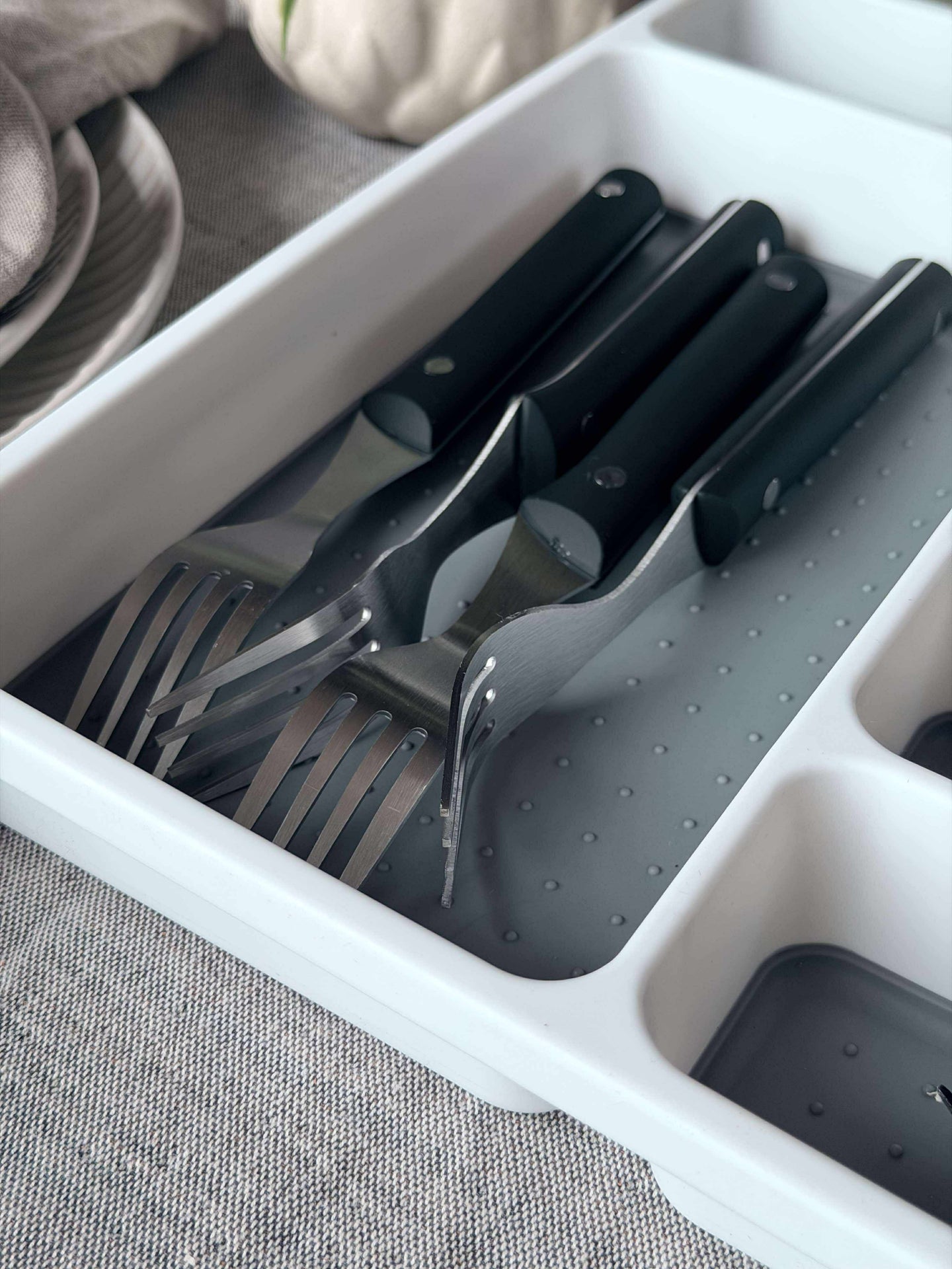 Besteckschale mit rutschfestem Boden