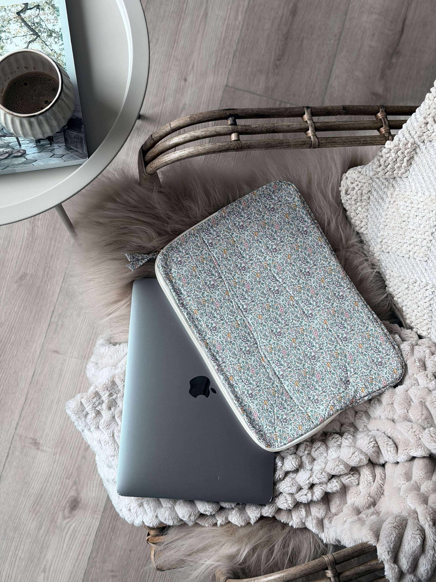Hülle für iPad / Laptop - Blumen