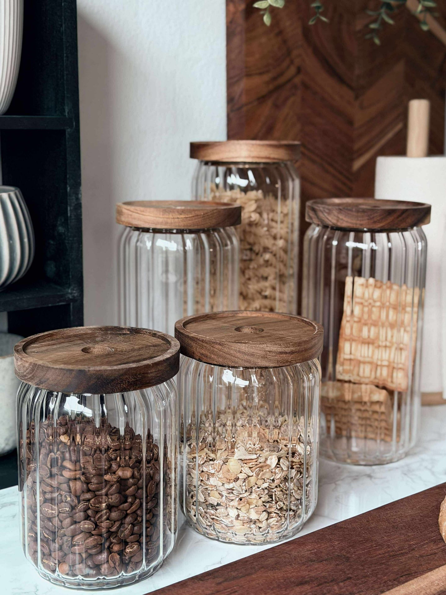 Aufbewahrungsgläser mit Holzdeckel
