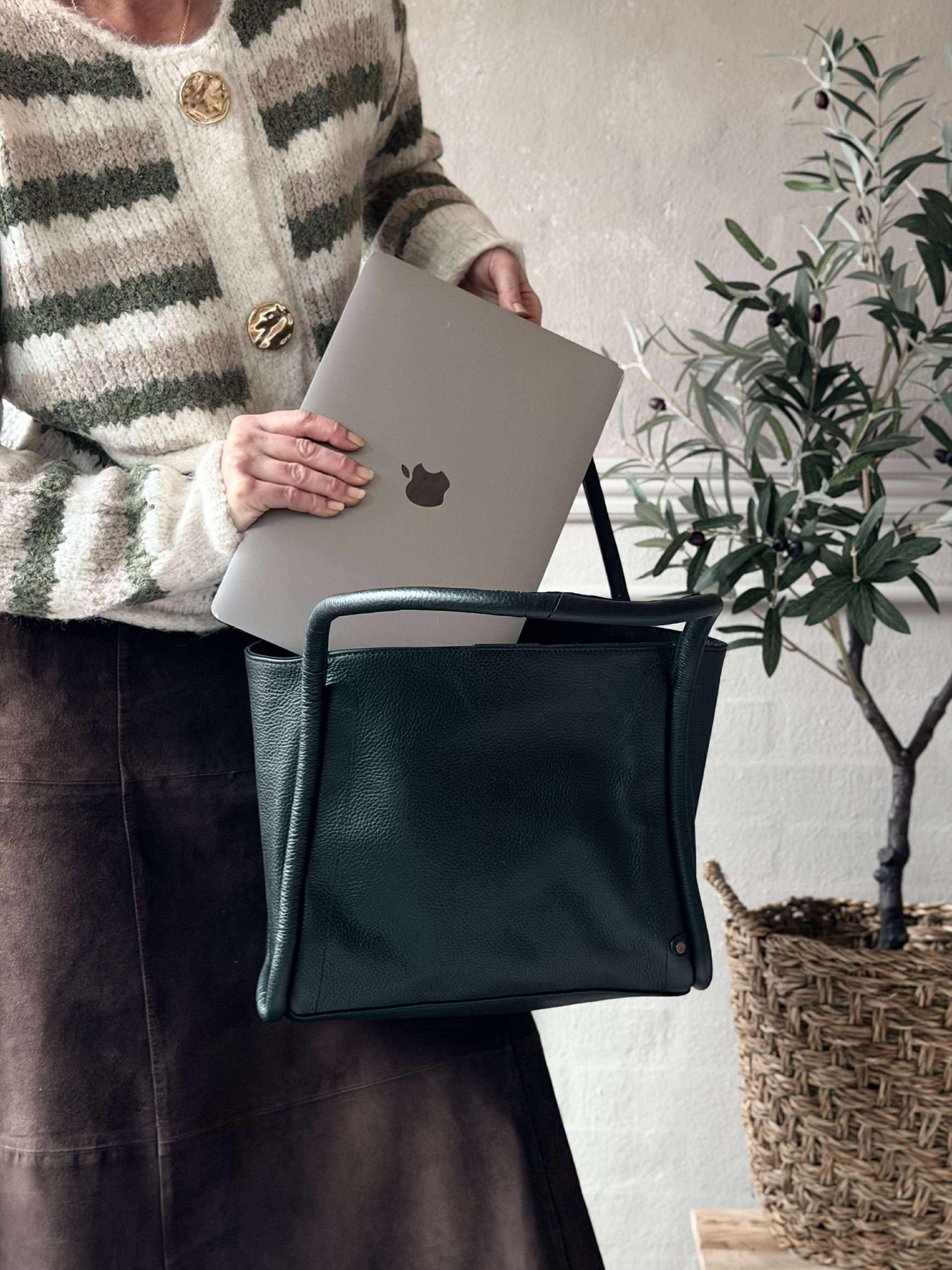 Schultertasche schwarz
