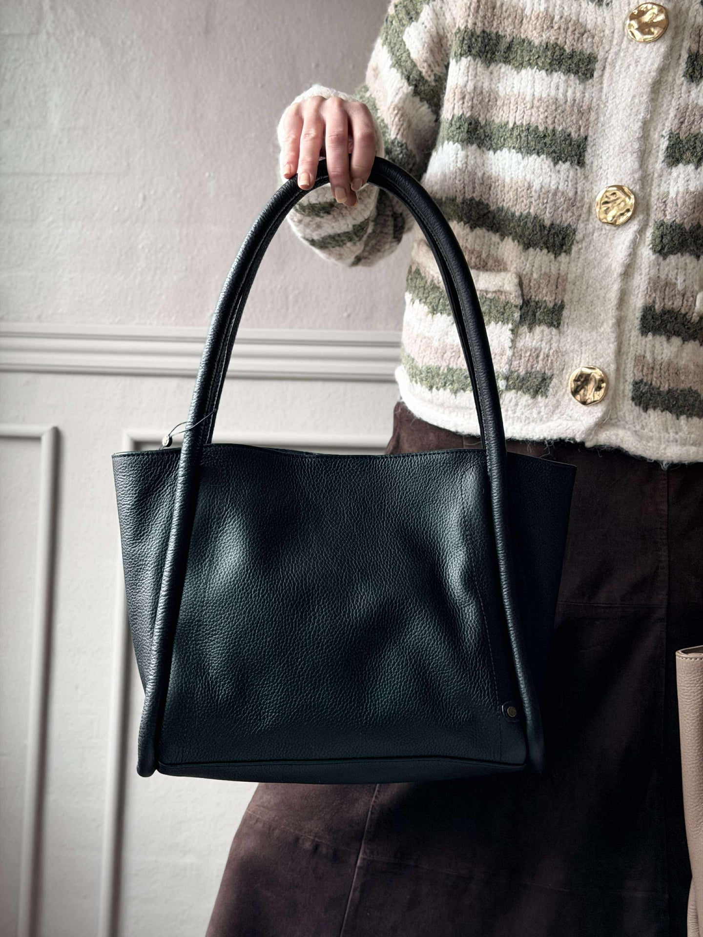Schultertasche schwarz