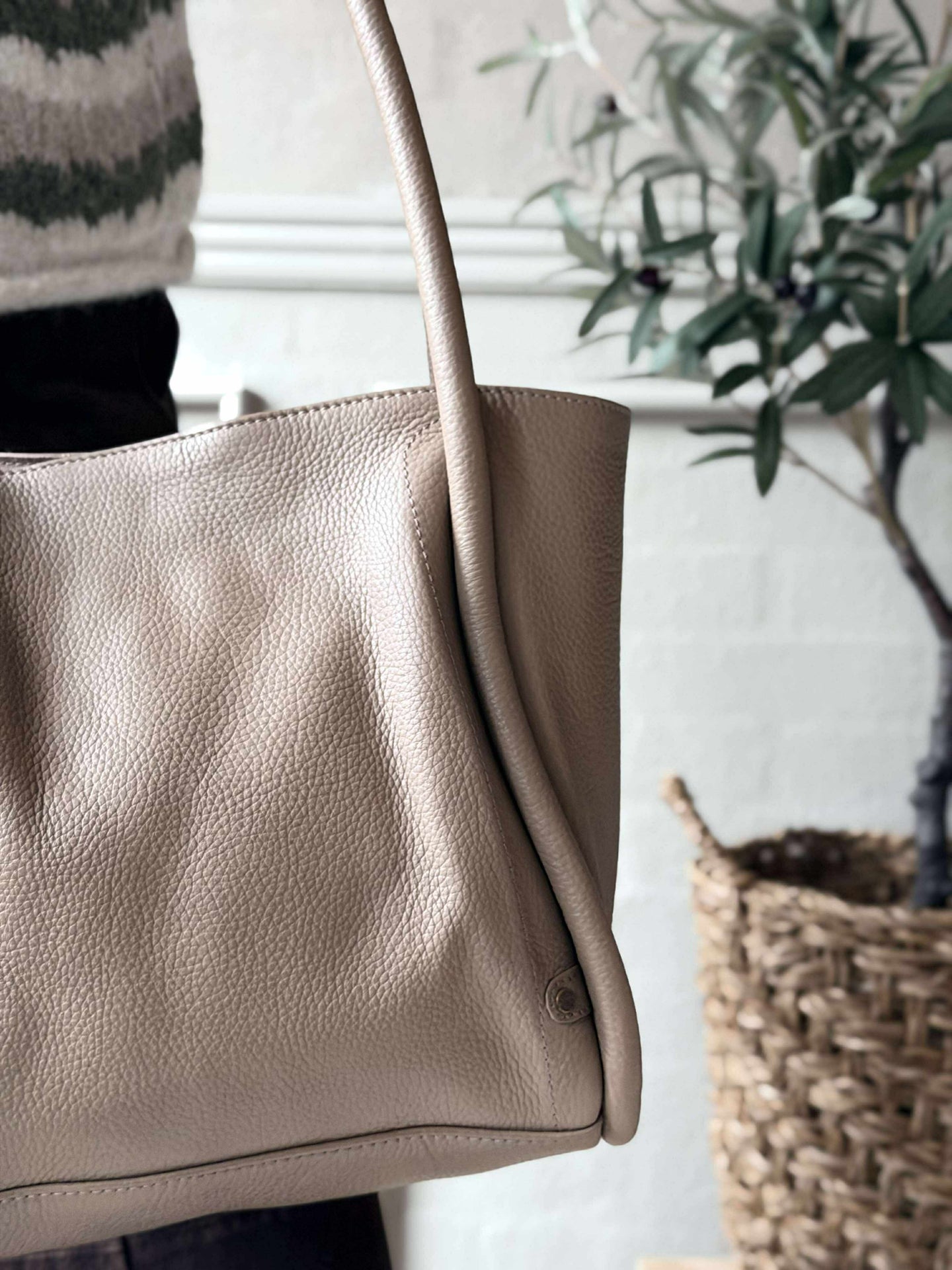 Schultertasche Taupe