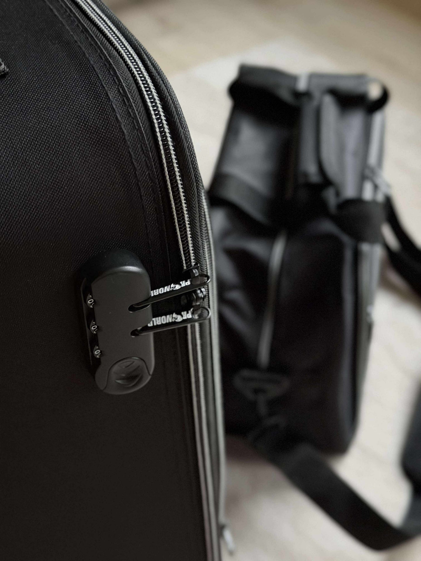 Koffer-Set mit 3 Koffern und Handgepäcktasche