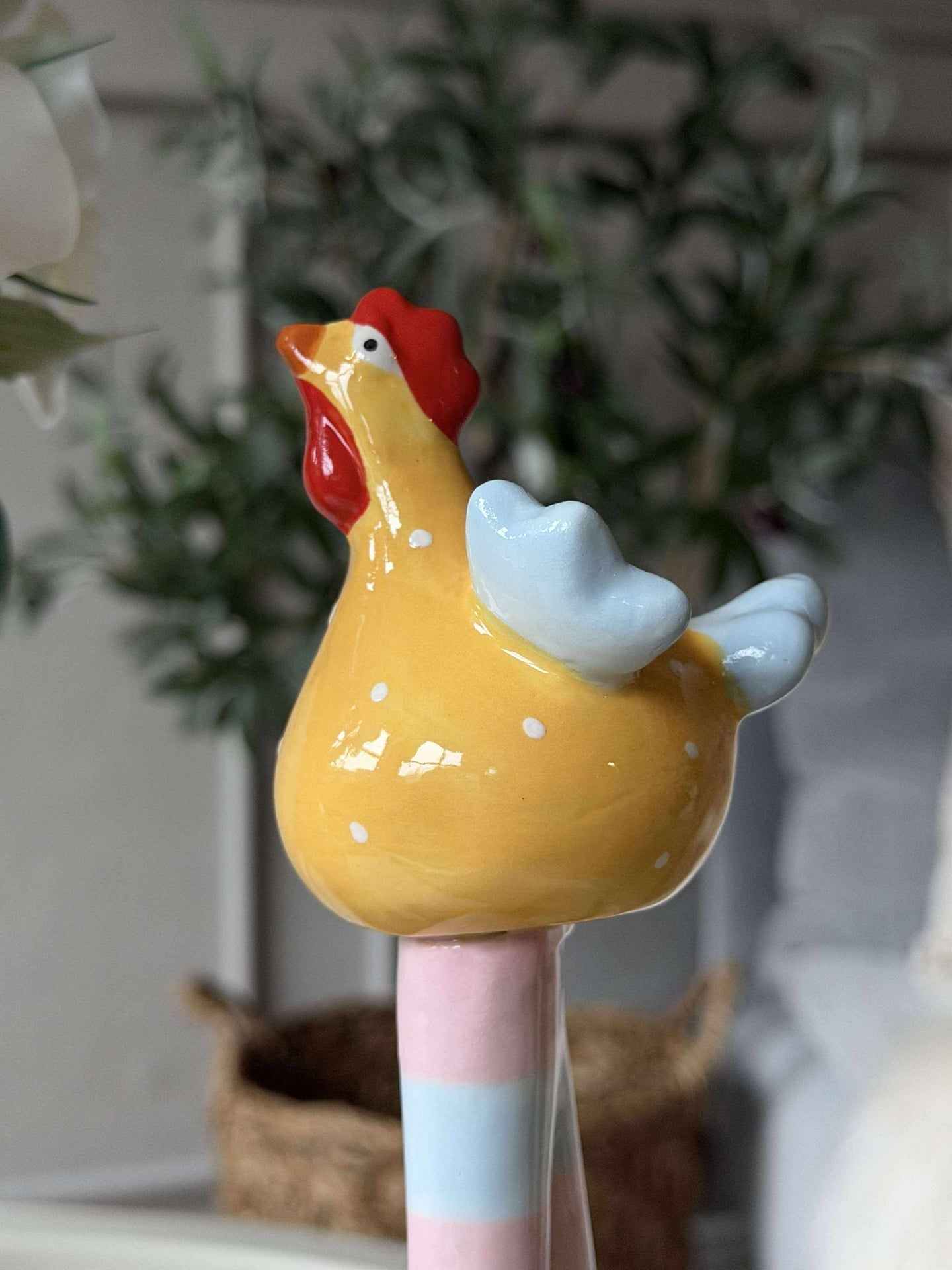 Huhn mit langen Beinen - Gelb