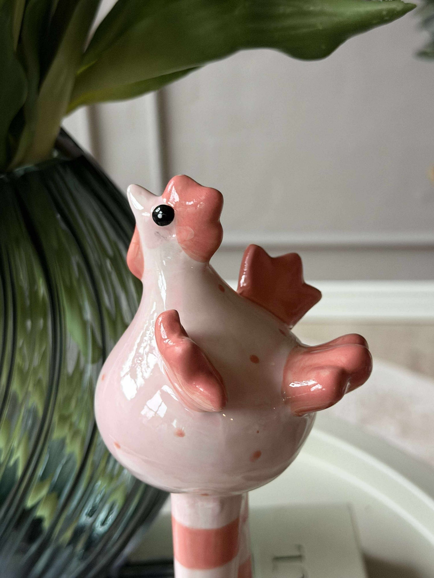 Huhn mit langen Beinen - Rosa
