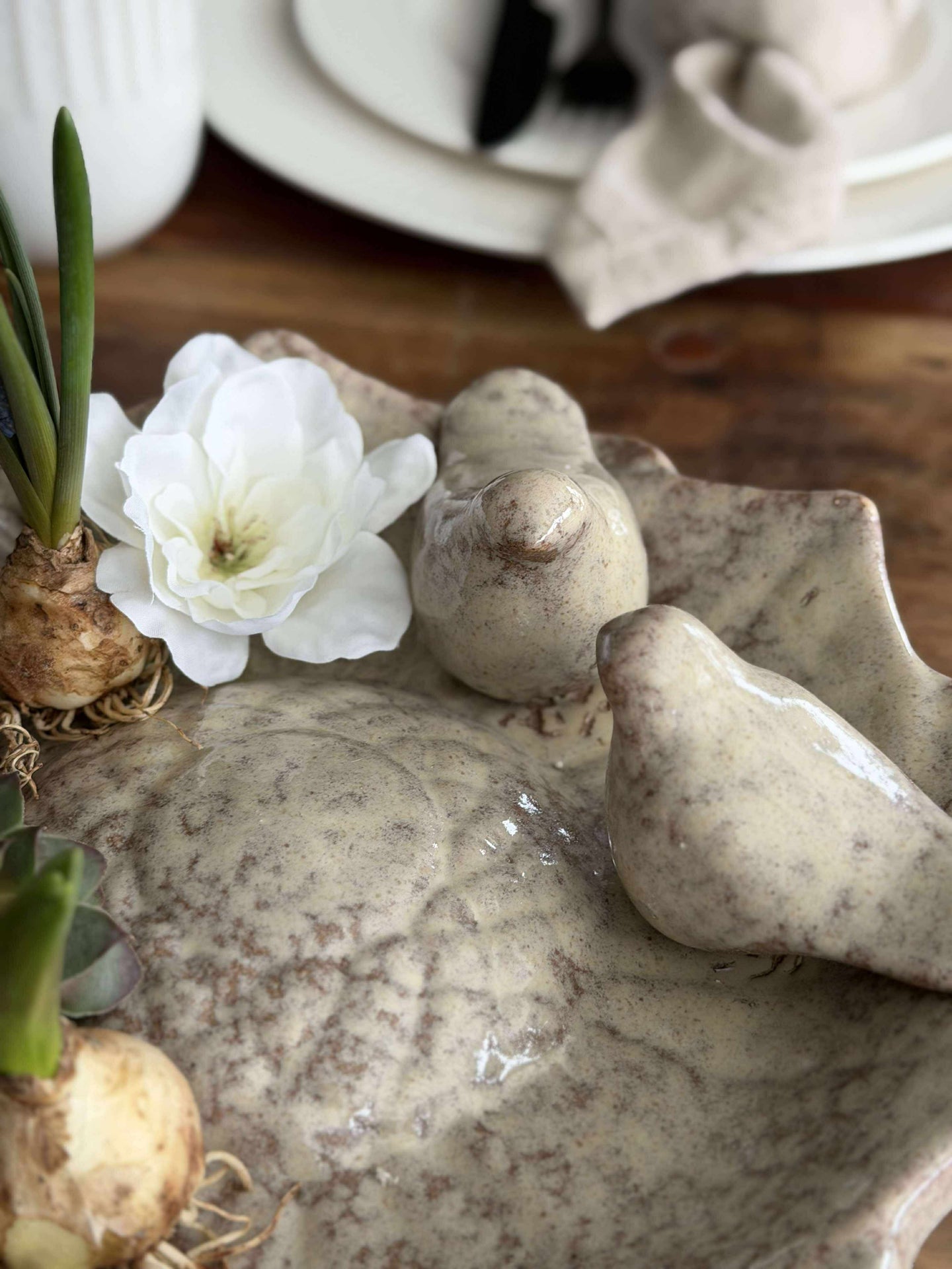 Schale mit Vögeln – Beige