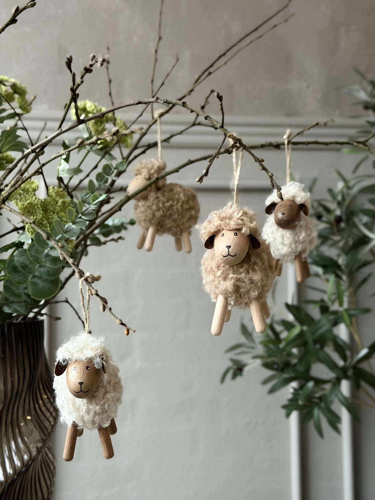 Schaf Fluffy Buche/Natur 8 cm